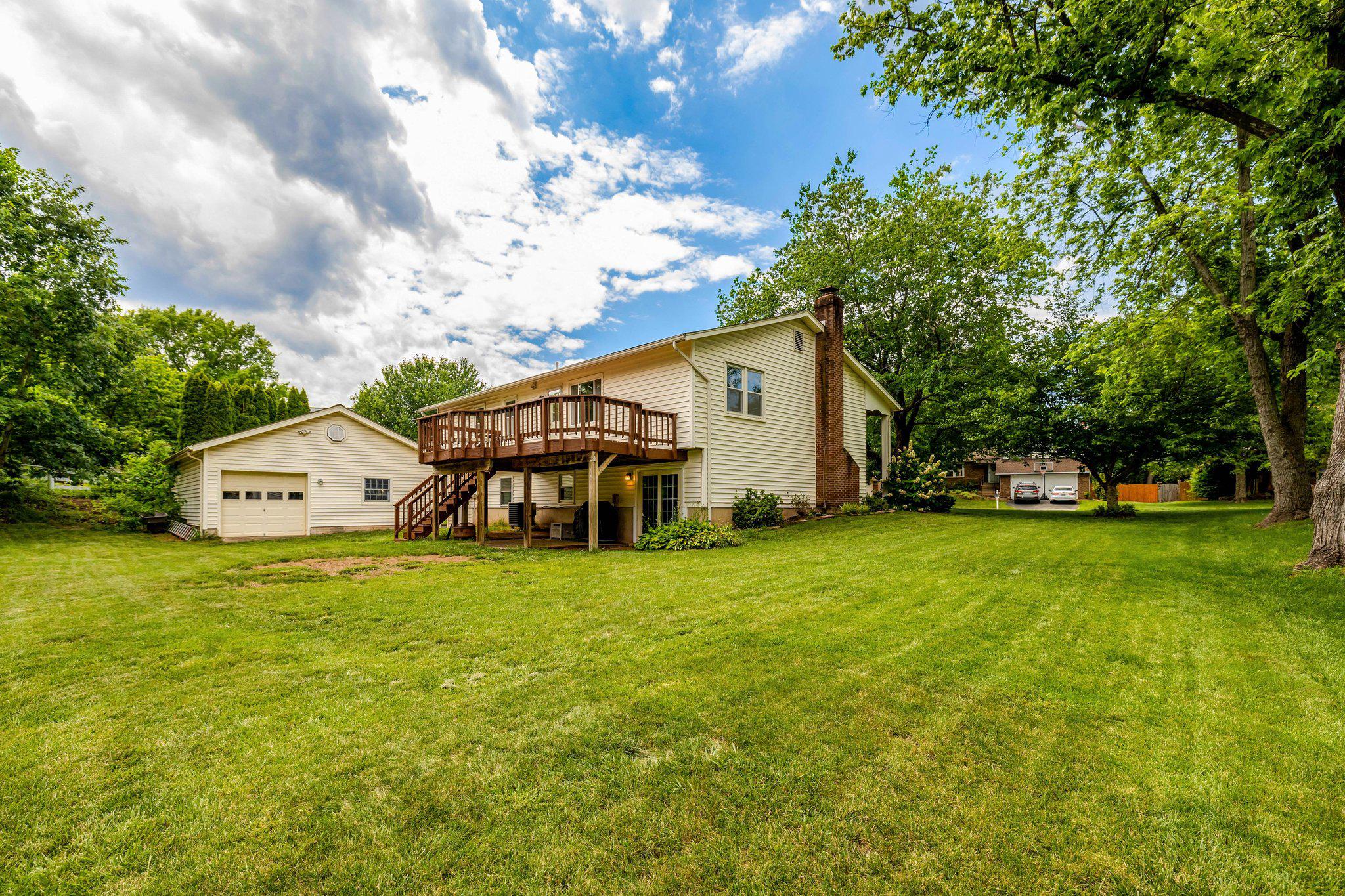 CHANTILLY HIGHLANDS - Residential