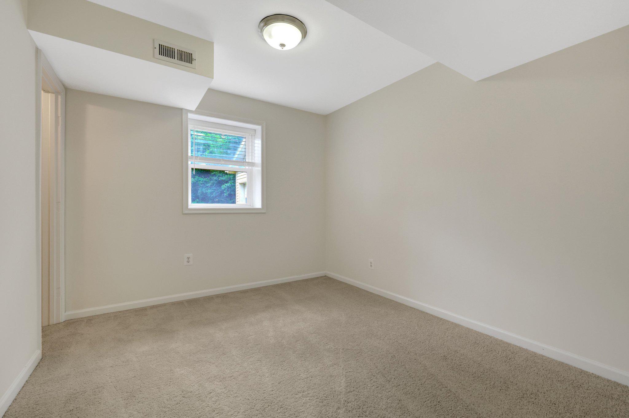 CHANTILLY HIGHLANDS - Residential