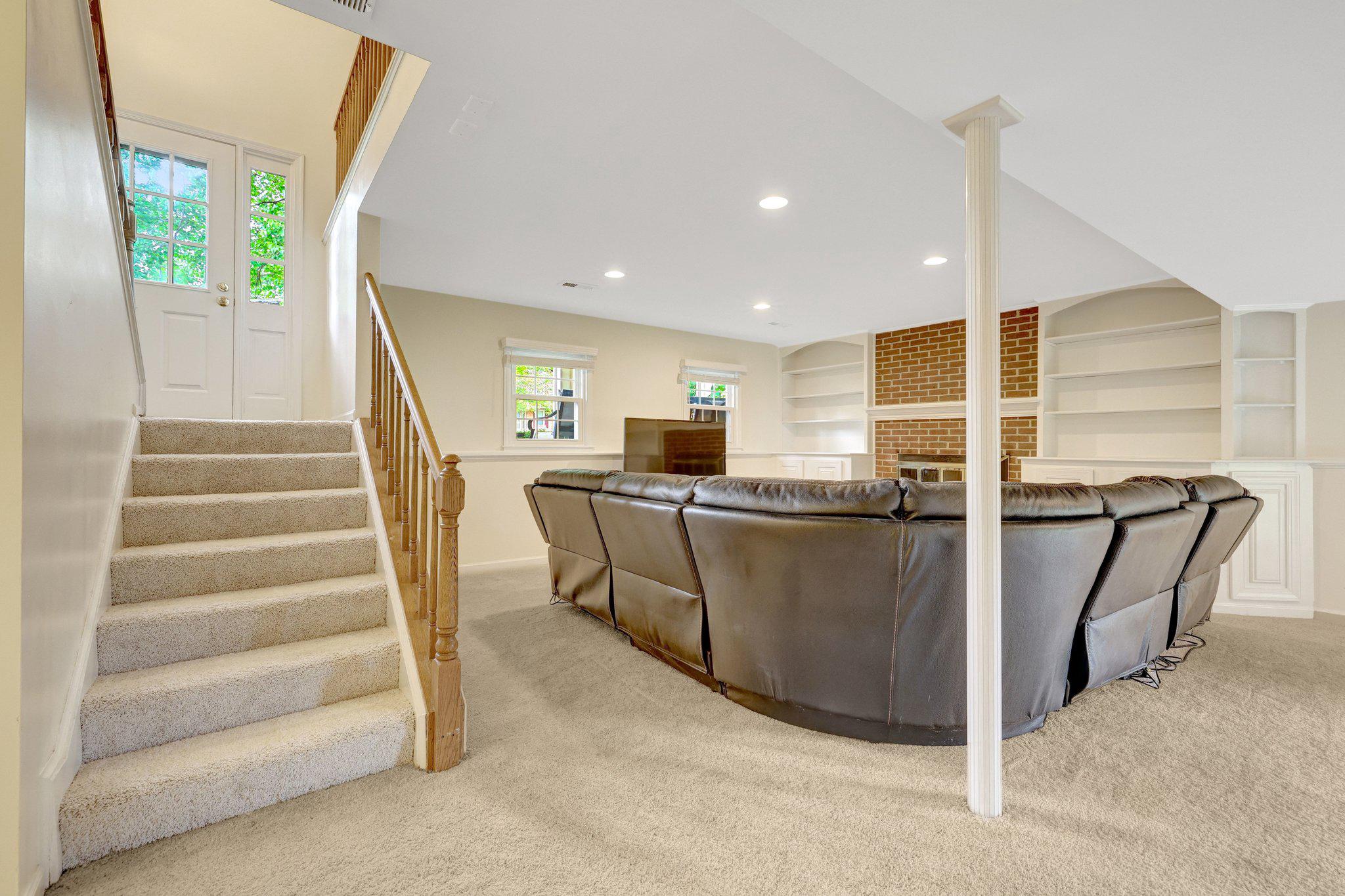 CHANTILLY HIGHLANDS - Residential