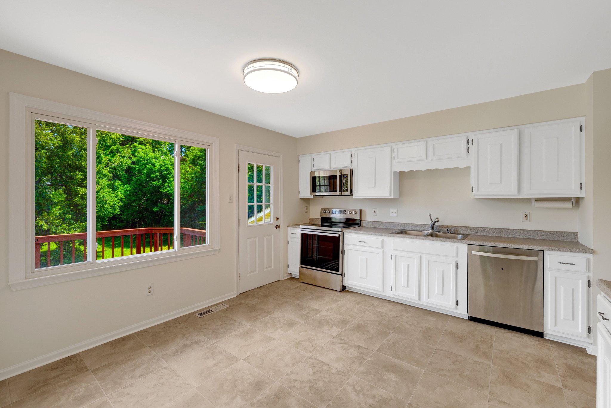 CHANTILLY HIGHLANDS - Residential