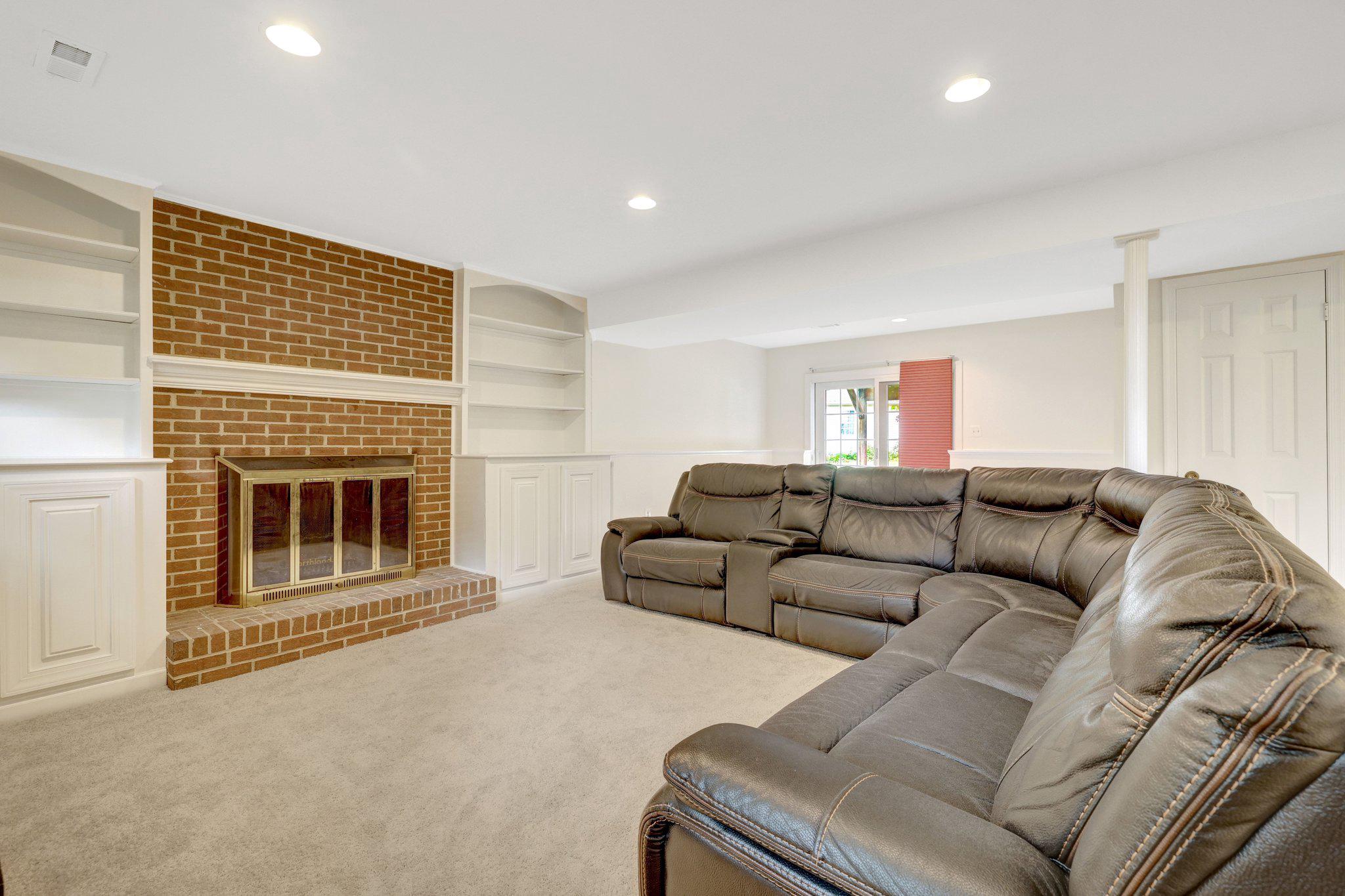 CHANTILLY HIGHLANDS - Residential