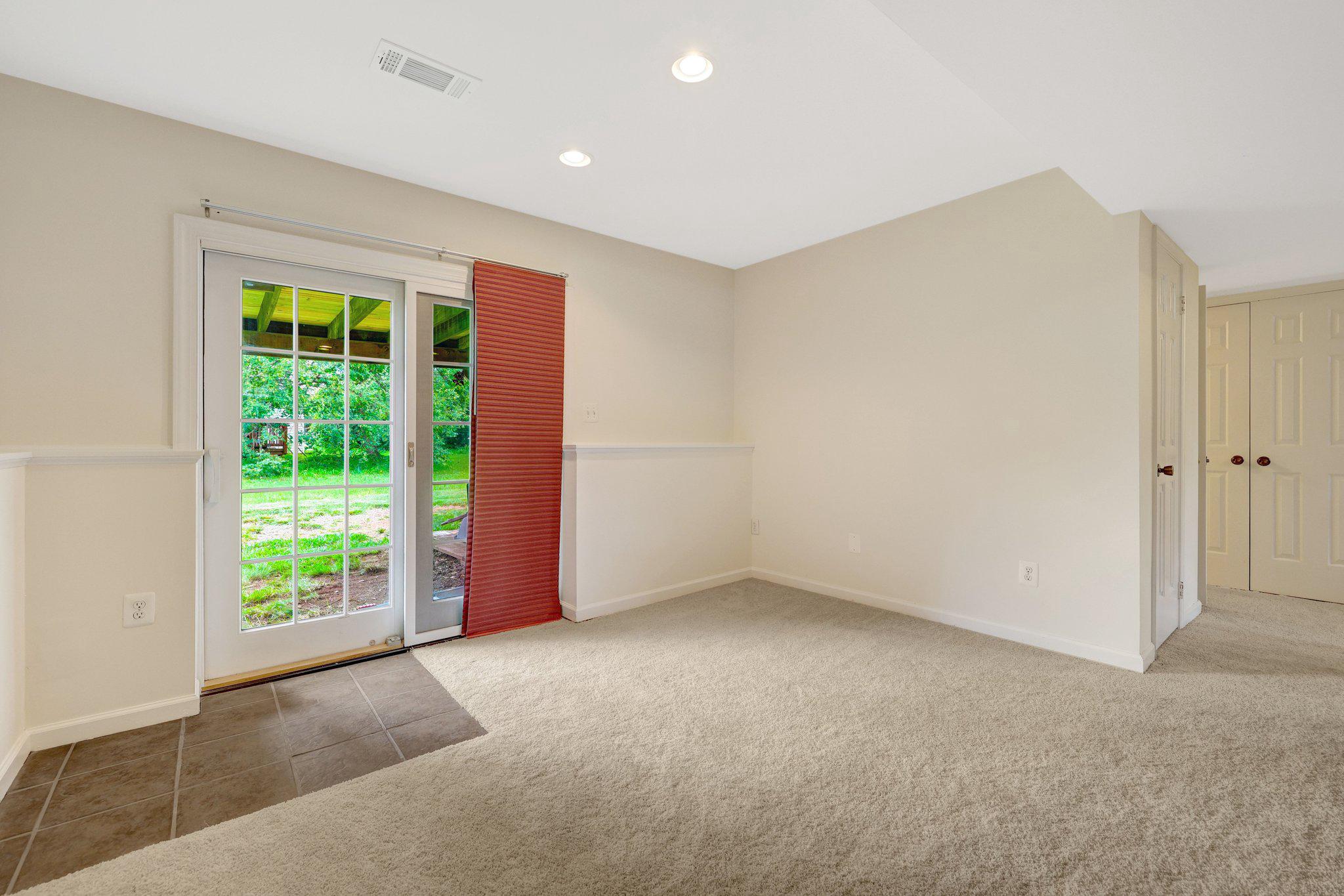 CHANTILLY HIGHLANDS - Residential