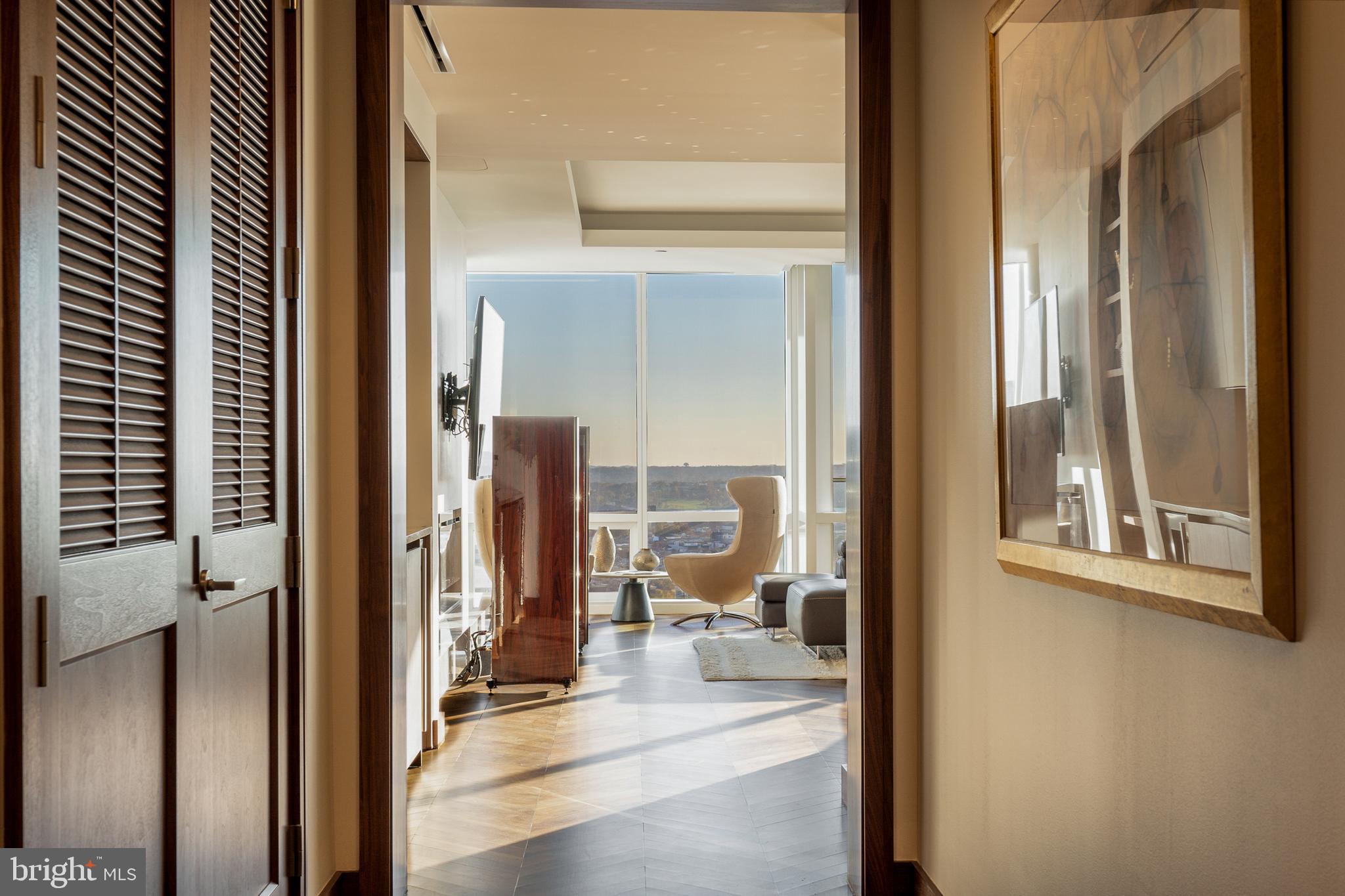HARBOR EAST - Residential