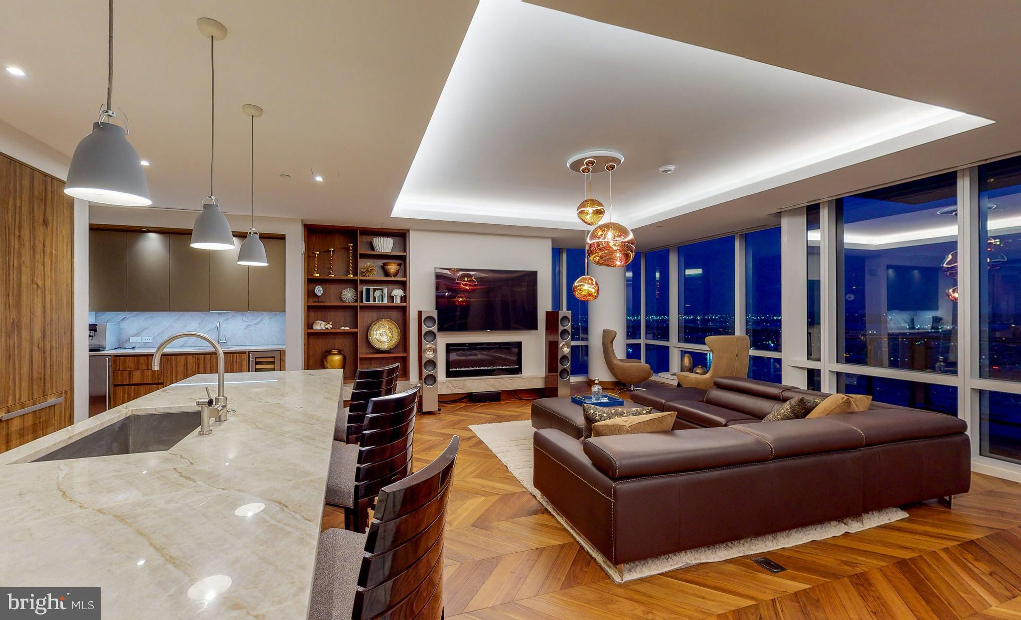 HARBOR EAST - Residential