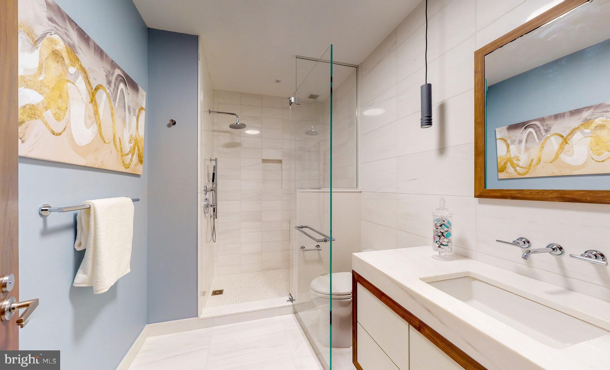 HARBOR EAST - Residential