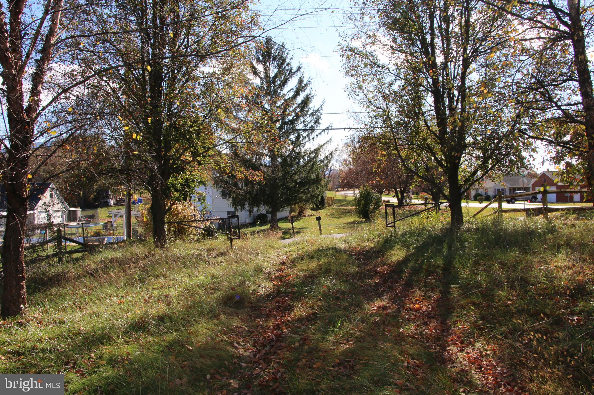 CEDAR KNOLL - Land