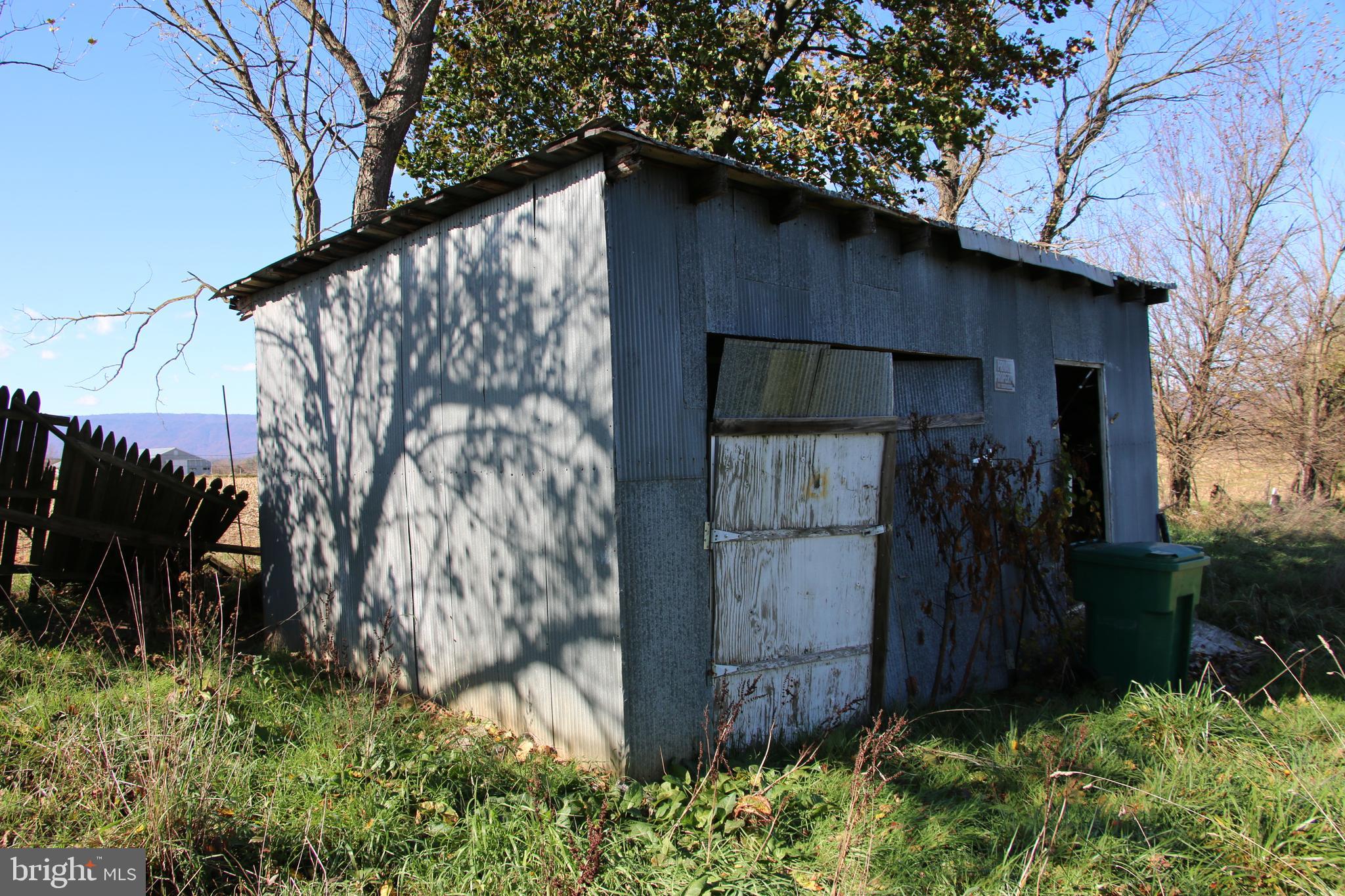 CEDAR KNOLL - Land