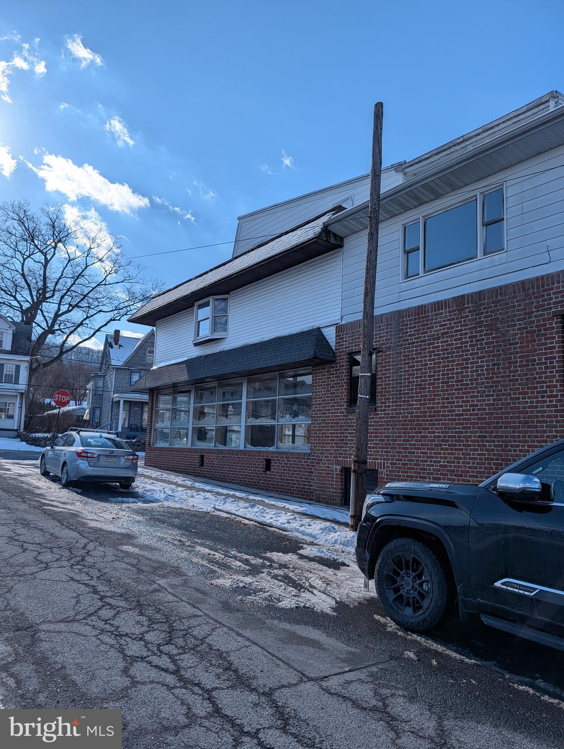 YORKVILLE - Commercial Sale