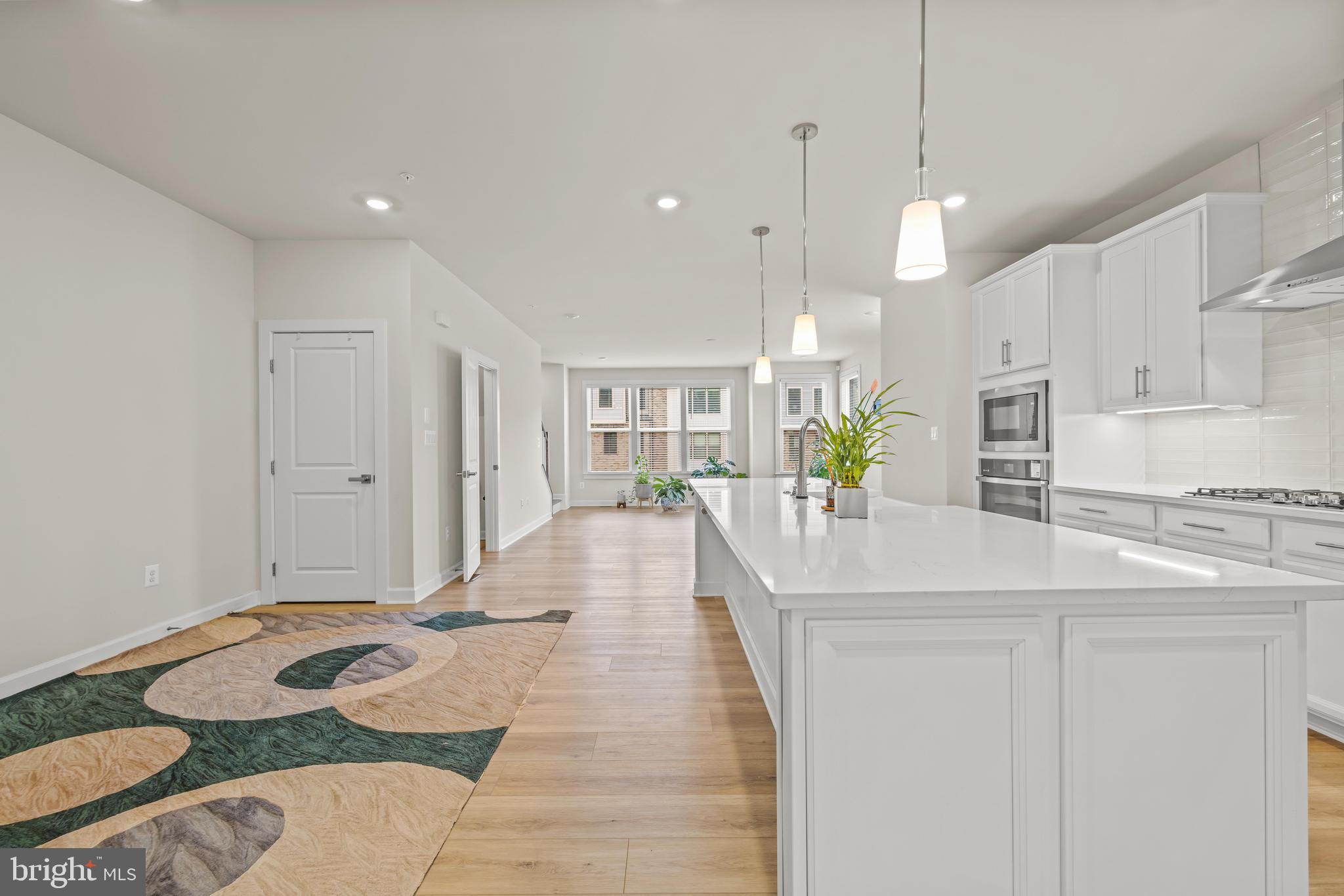 HUNT VALLEY - Residential Lease