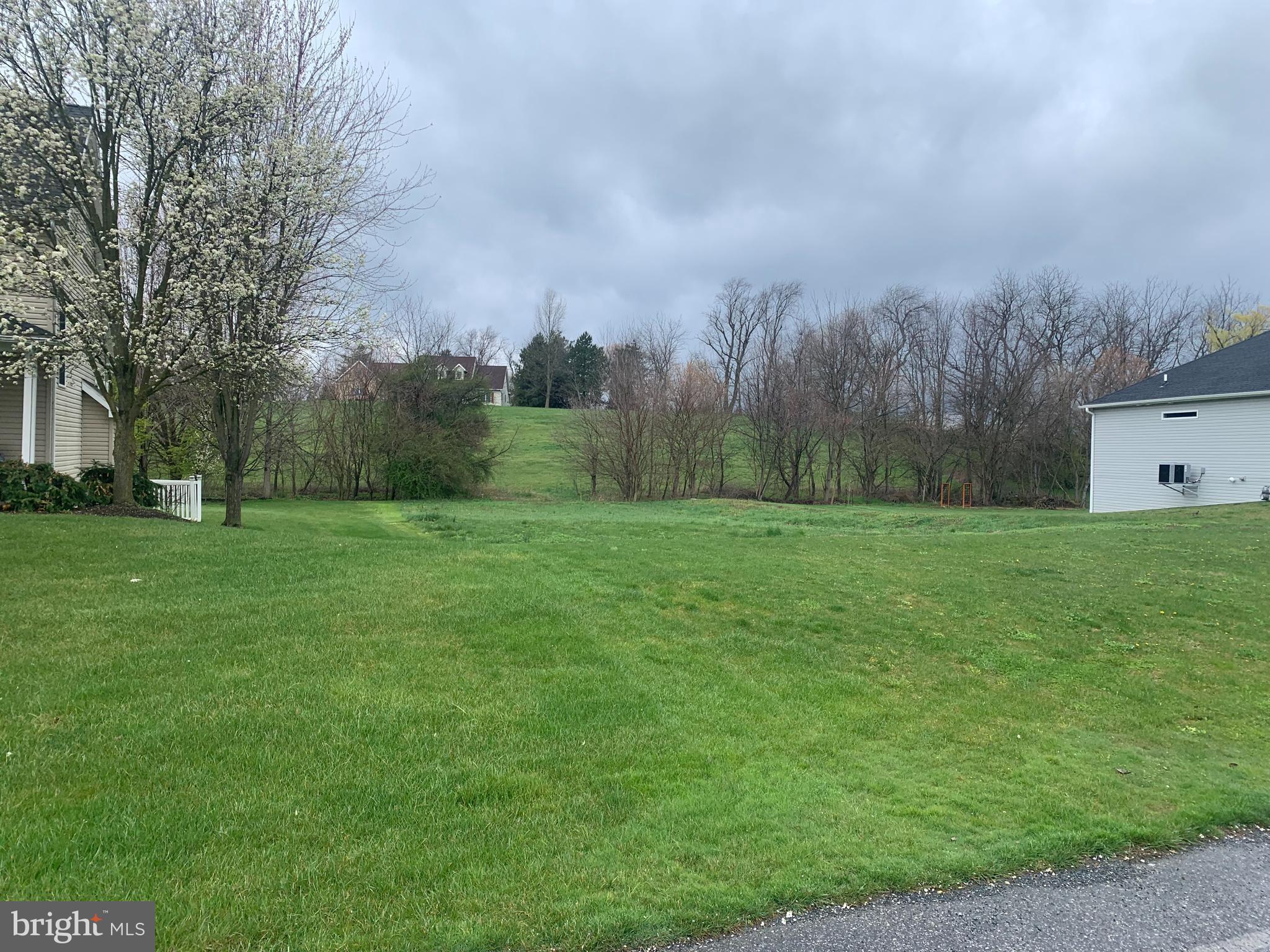 PENN NATIONAL GOLF COURSE COMMUNITY - Land
