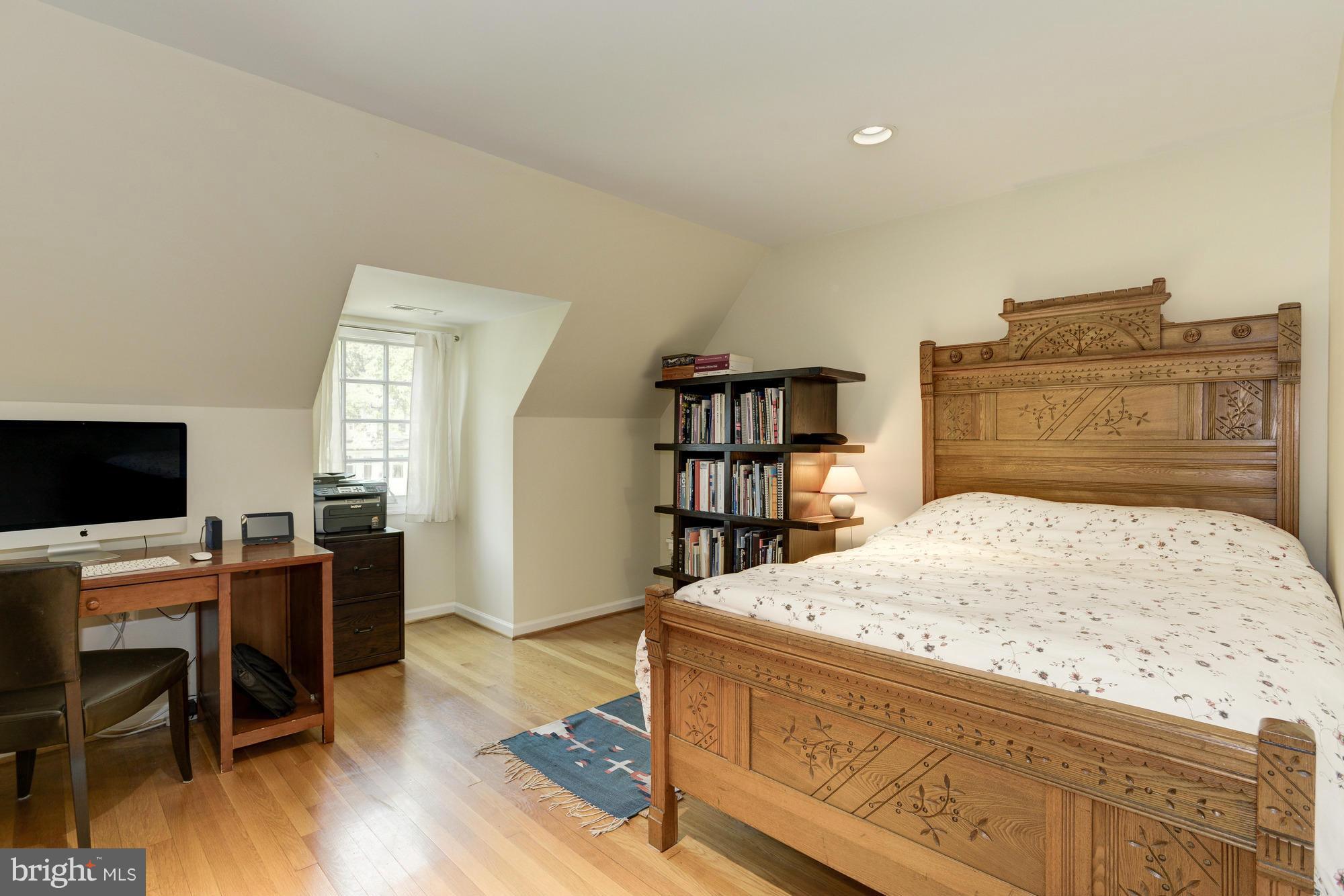 CHEVY CHASE - Residential