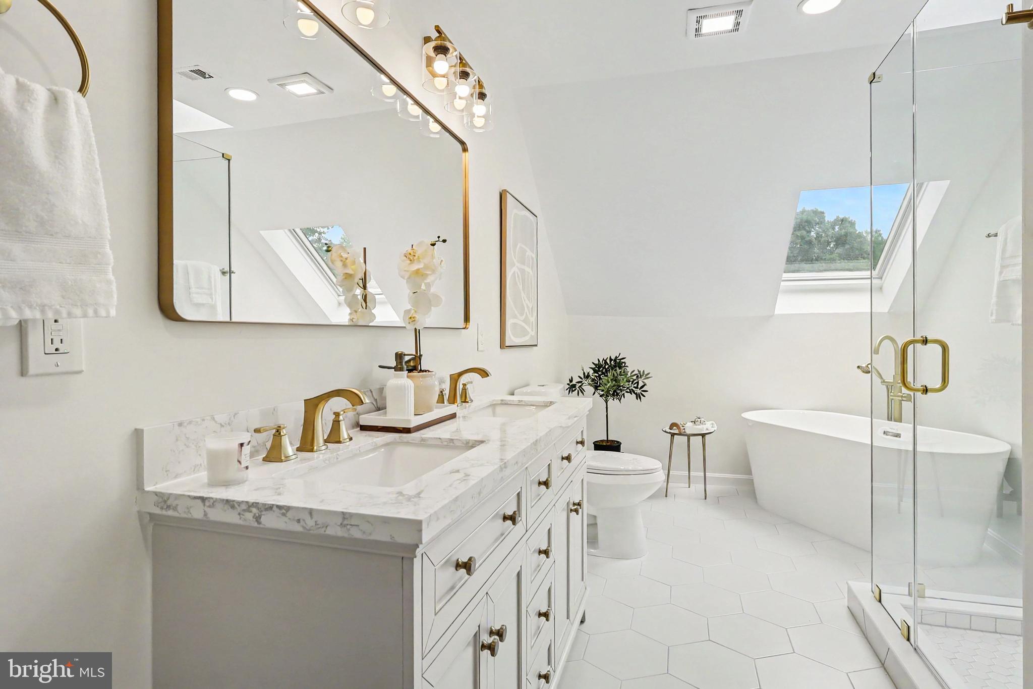 HICKORY CREEK - Residential