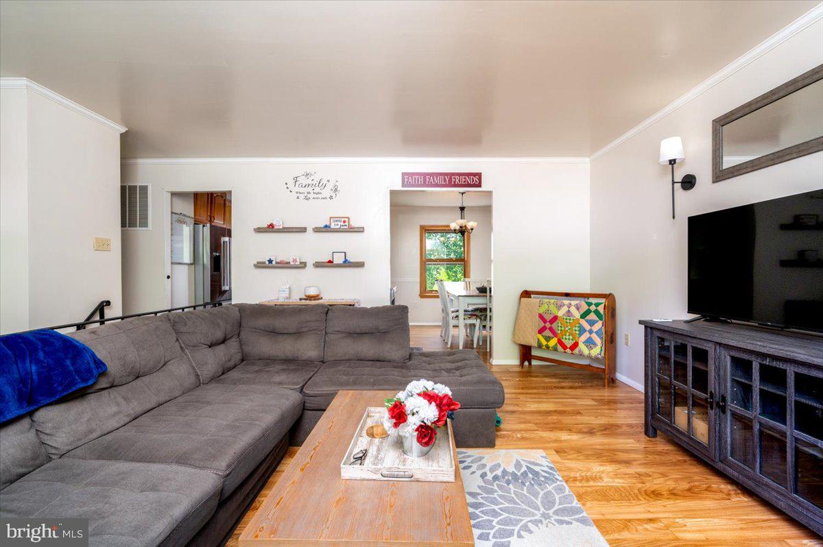 CROFTON MEADOWS - Residential