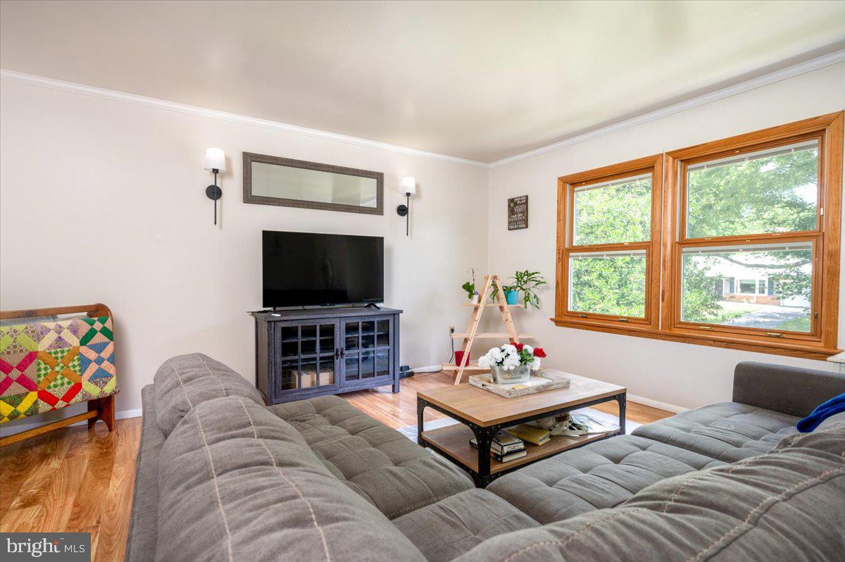 CROFTON MEADOWS - Residential