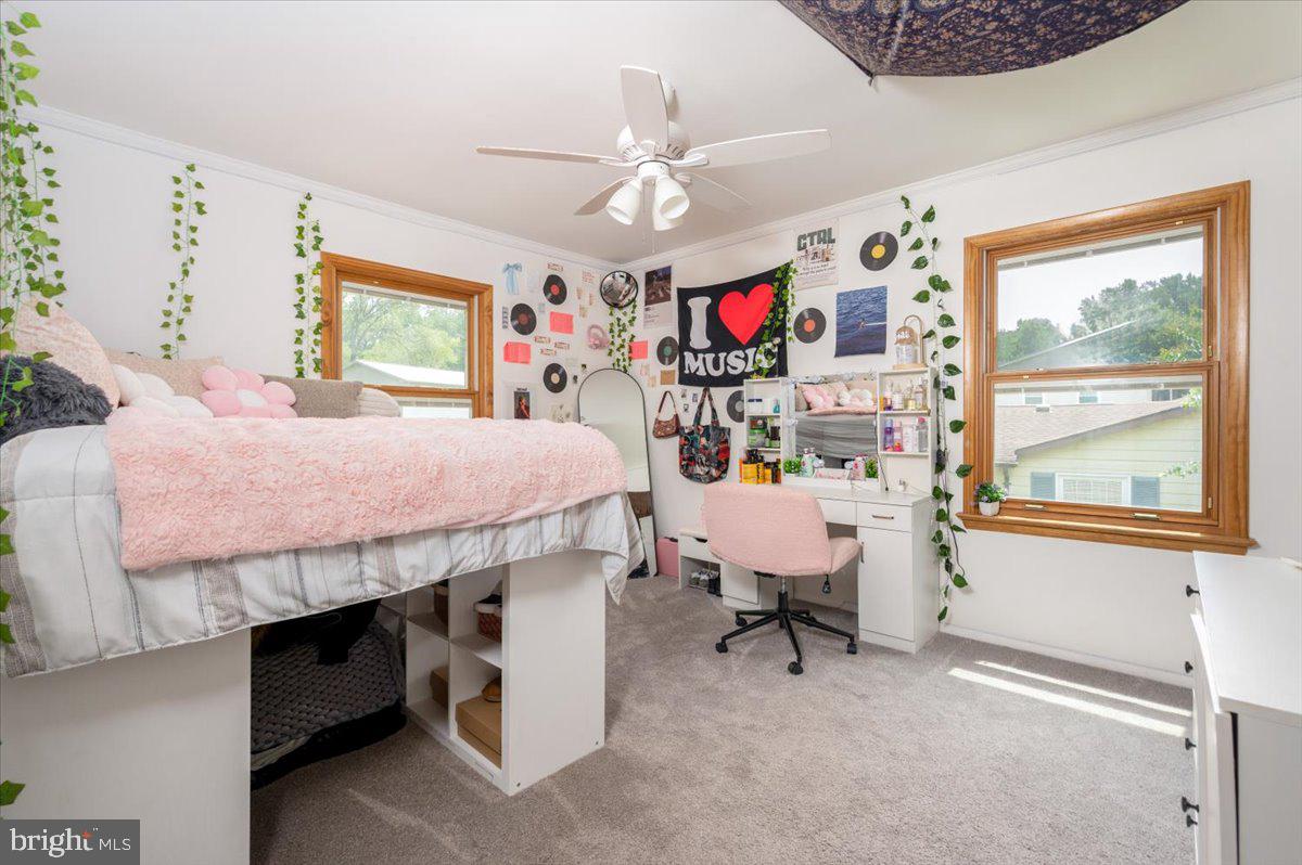 CROFTON MEADOWS - Residential