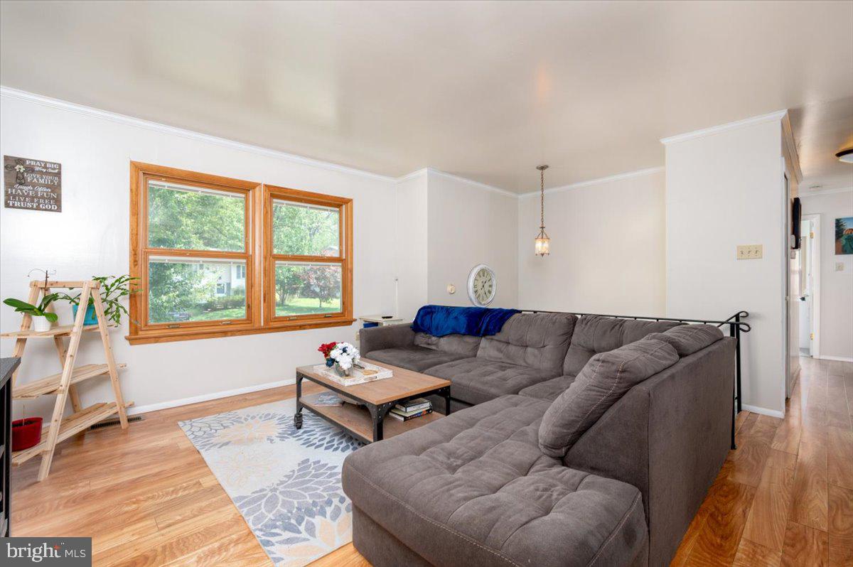 CROFTON MEADOWS - Residential