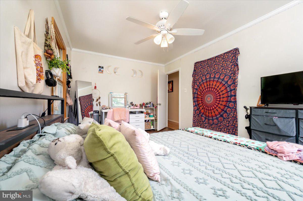 CROFTON MEADOWS - Residential