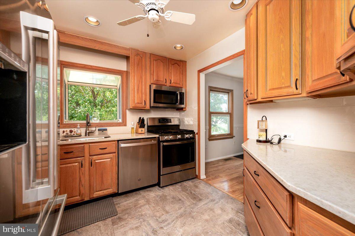 CROFTON MEADOWS - Residential