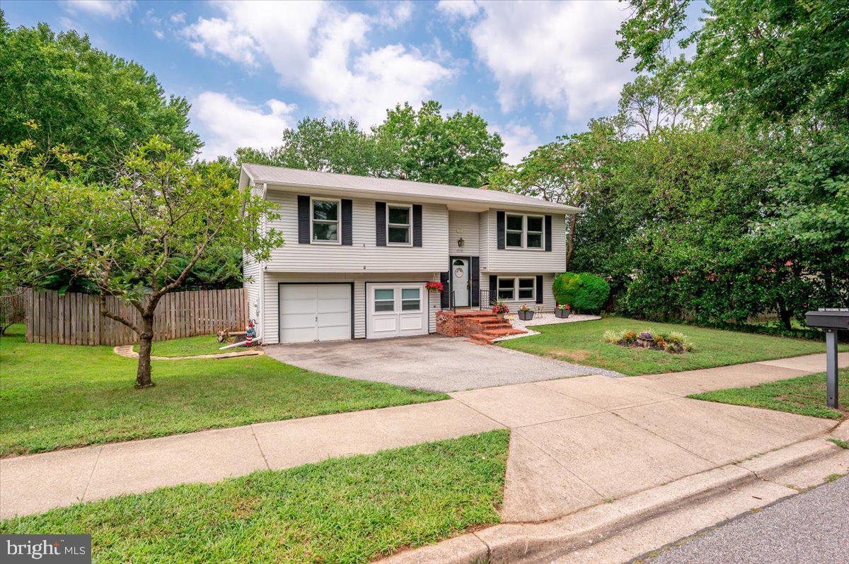 CROFTON MEADOWS - Residential