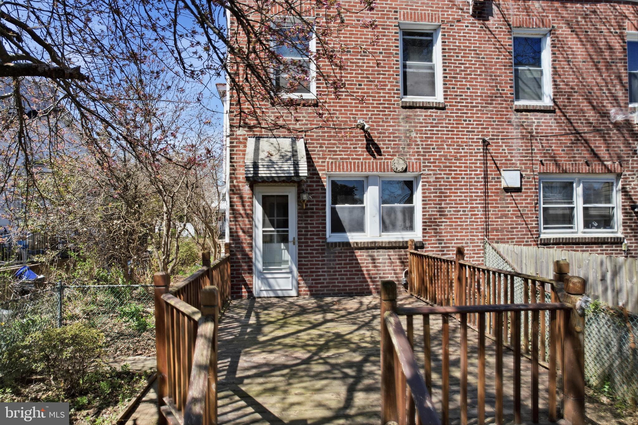 OXFORD CIRCLE - Residential