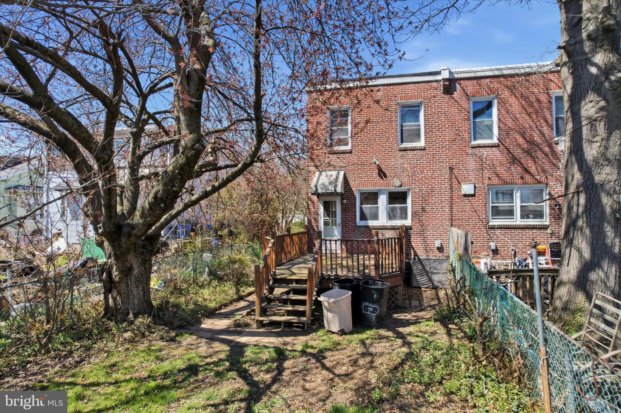 OXFORD CIRCLE - Residential