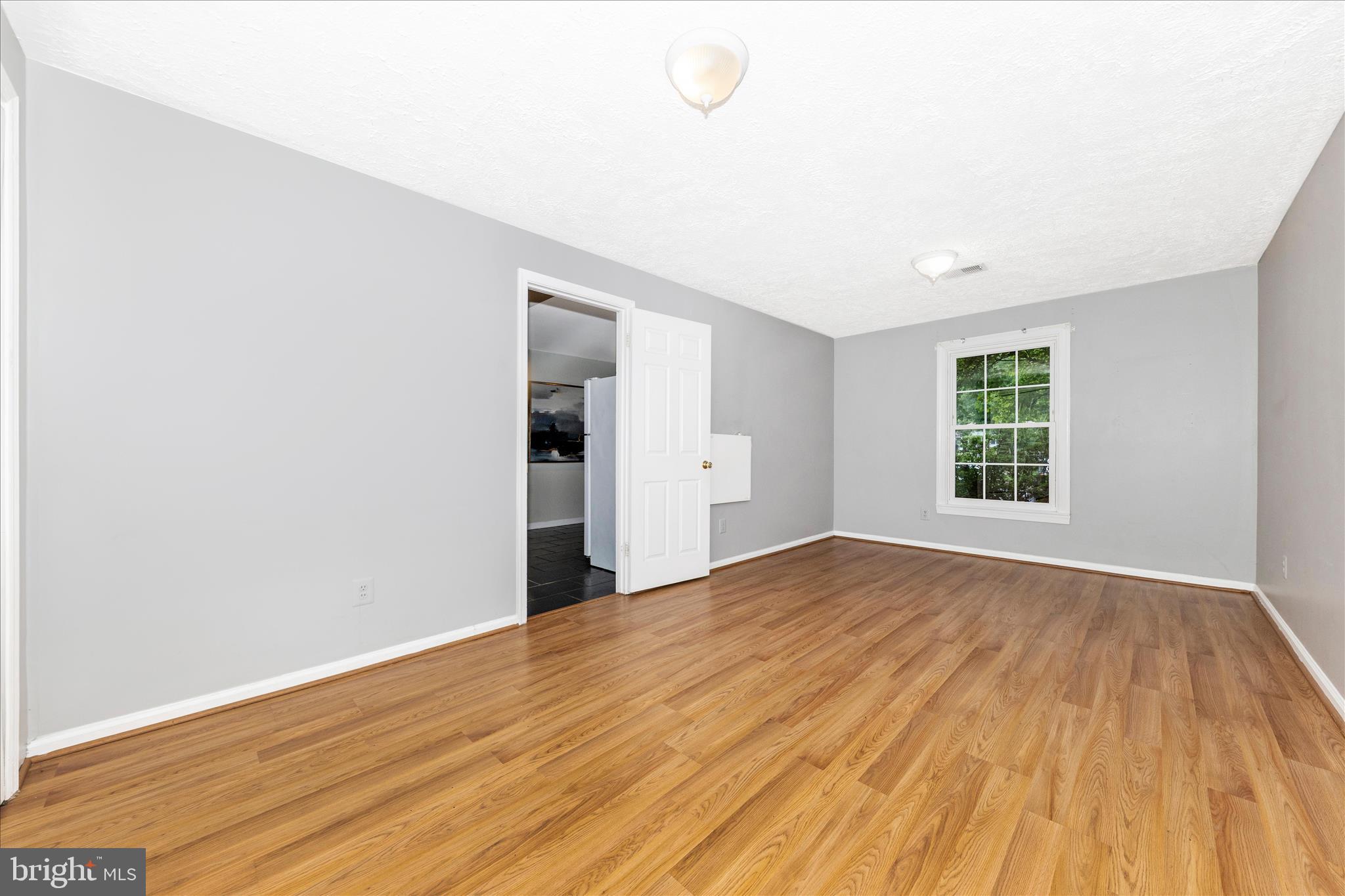 WOODLAND HILLS - Residential
