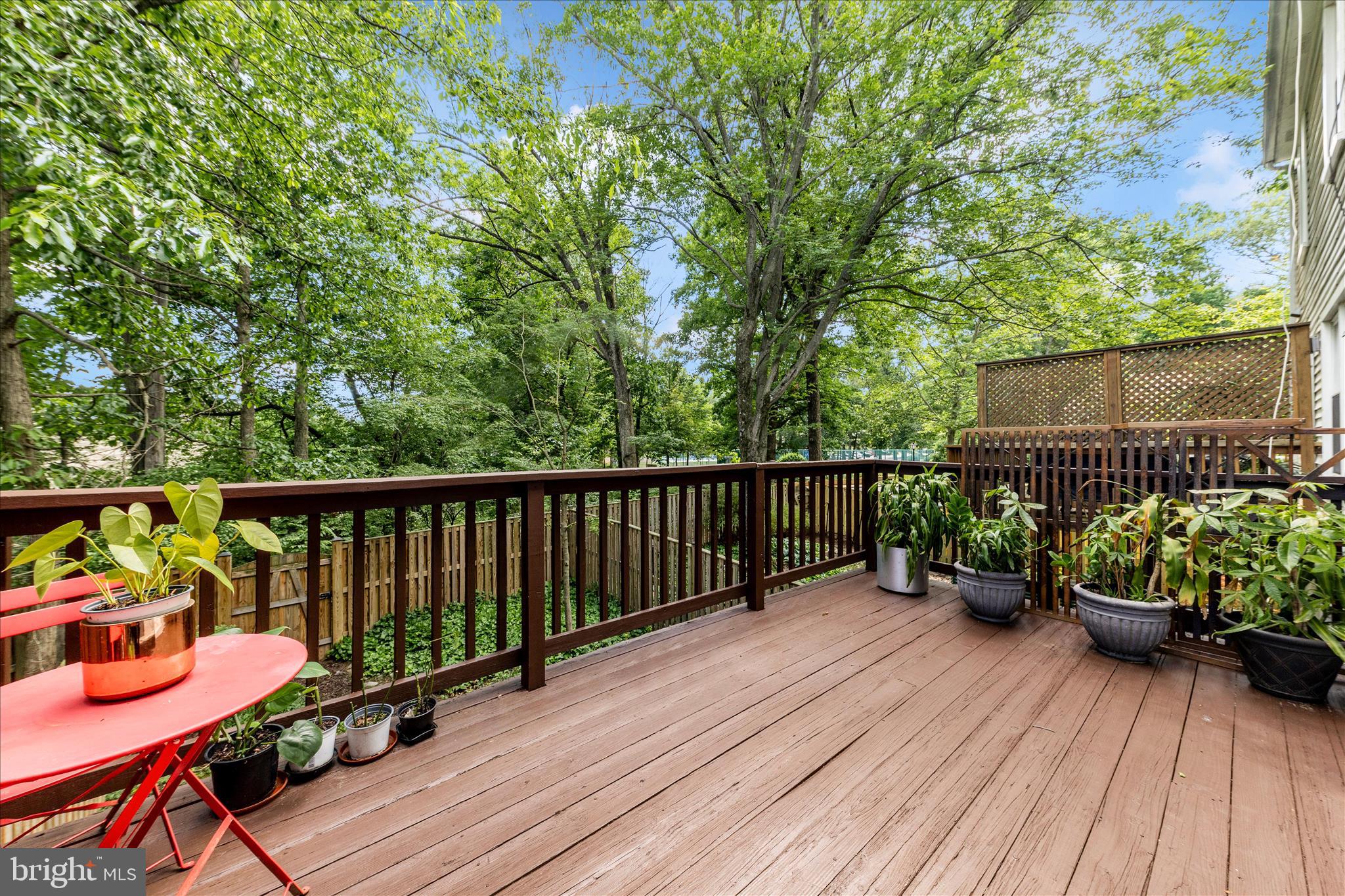 WOODLAND HILLS - Residential