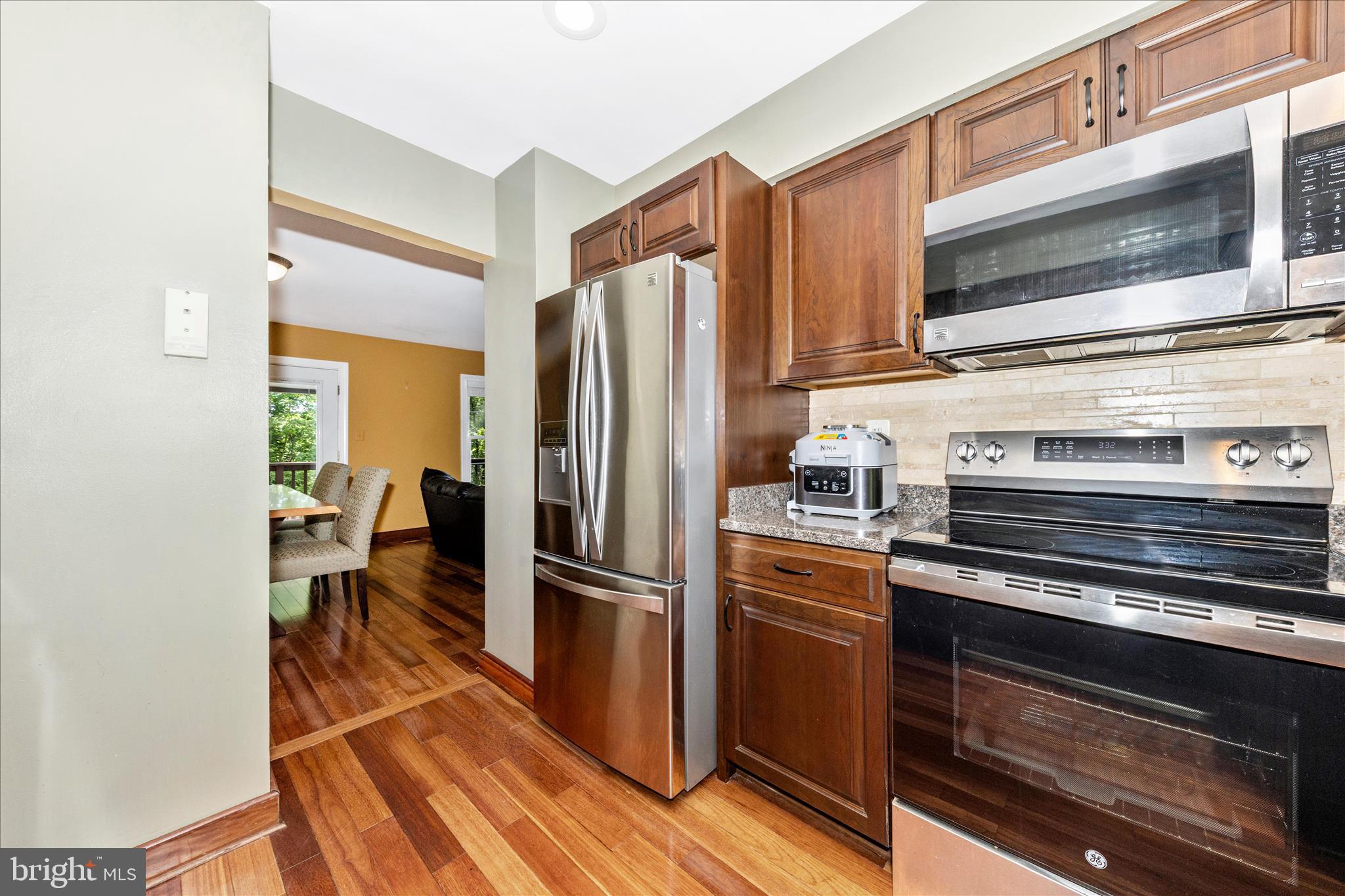 WOODLAND HILLS - Residential