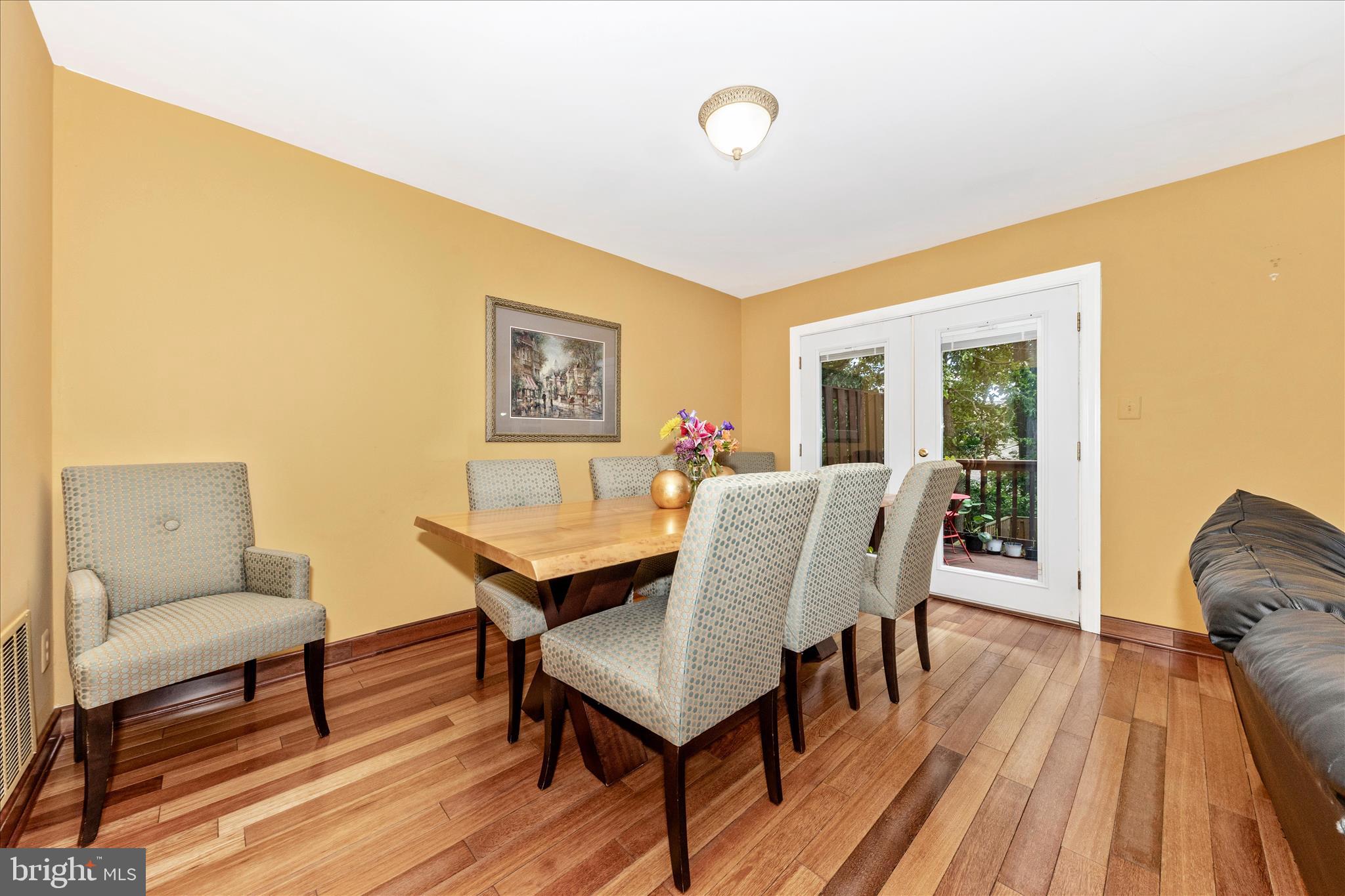 WOODLAND HILLS - Residential