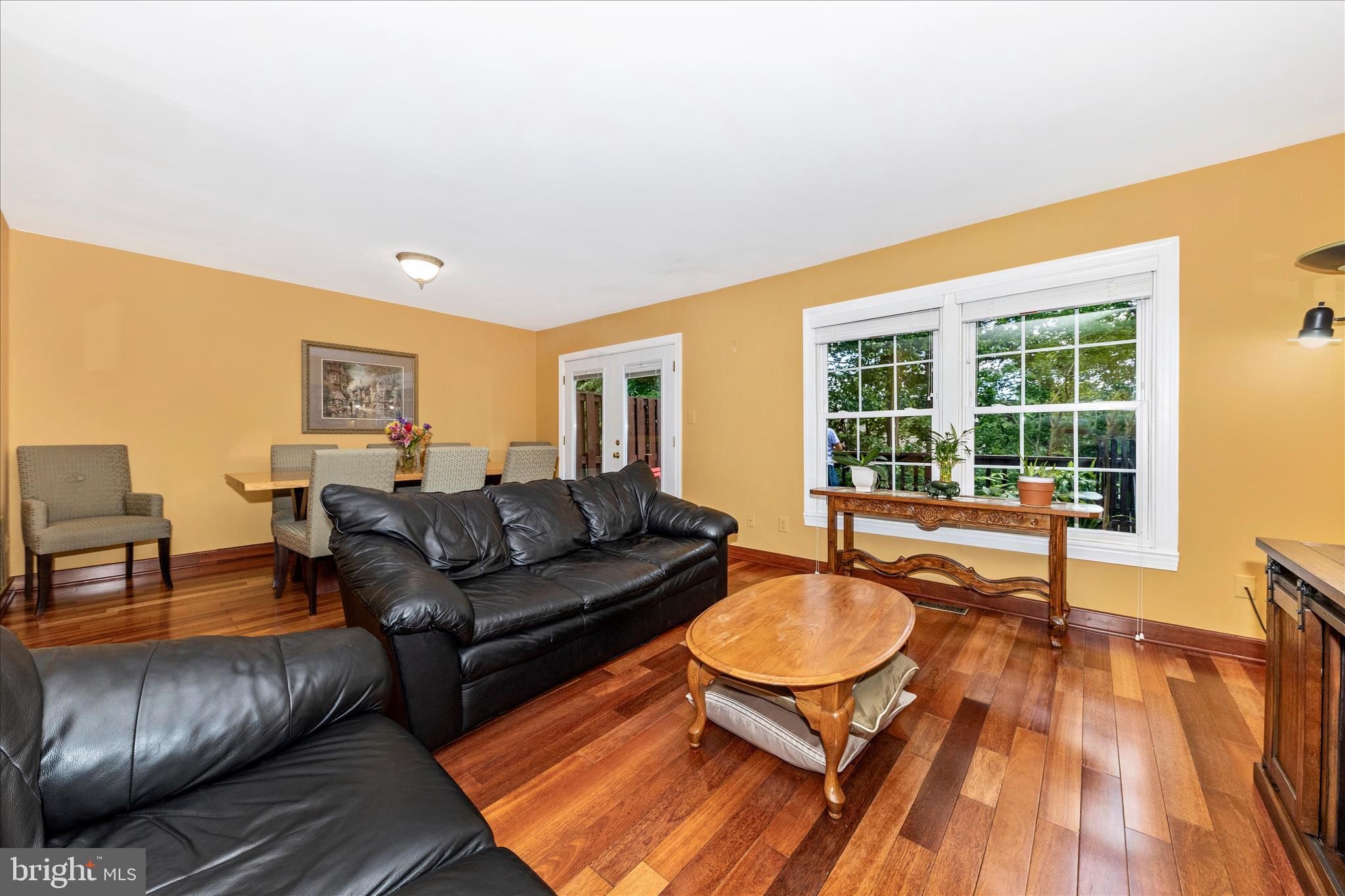 WOODLAND HILLS - Residential