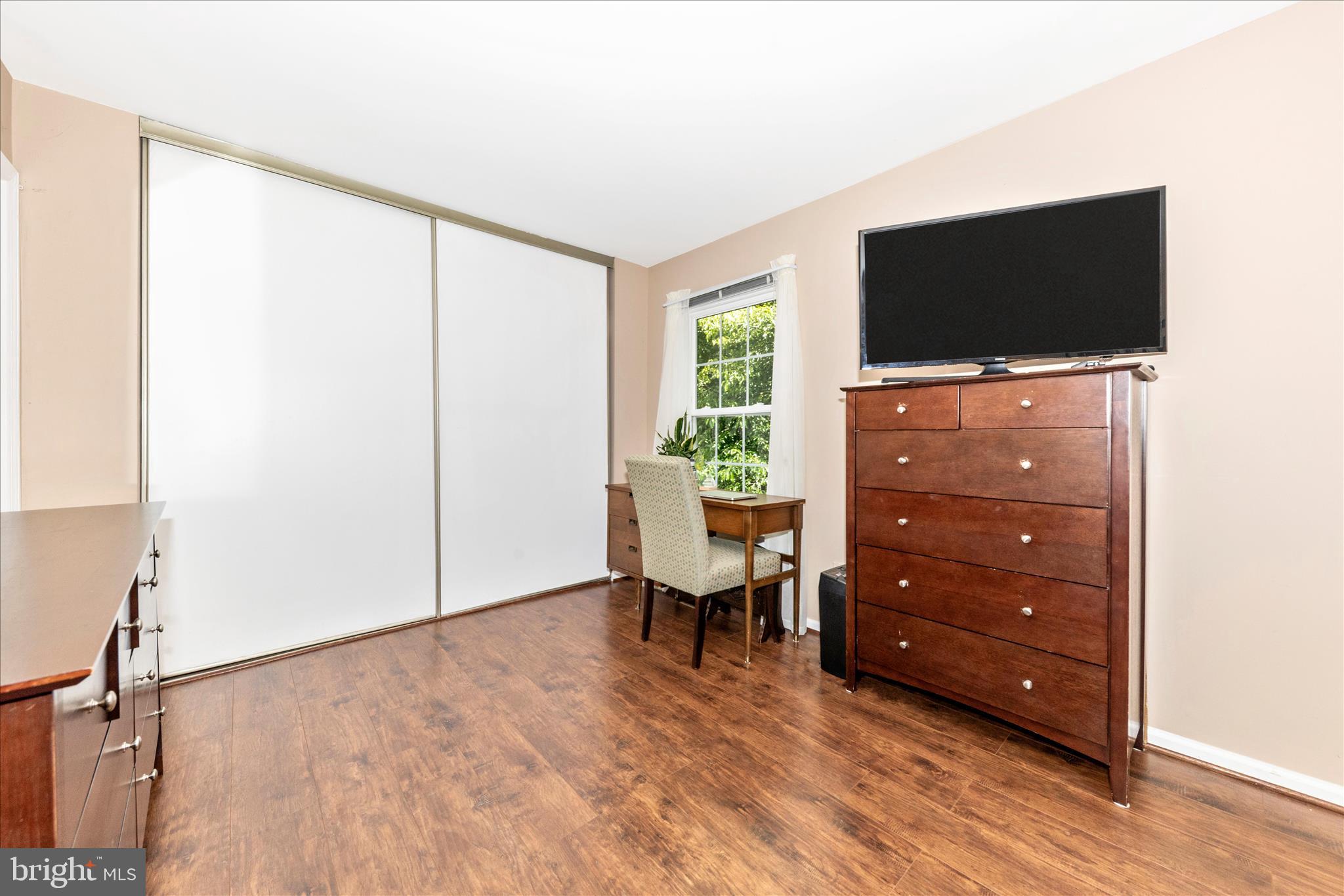 WOODLAND HILLS - Residential