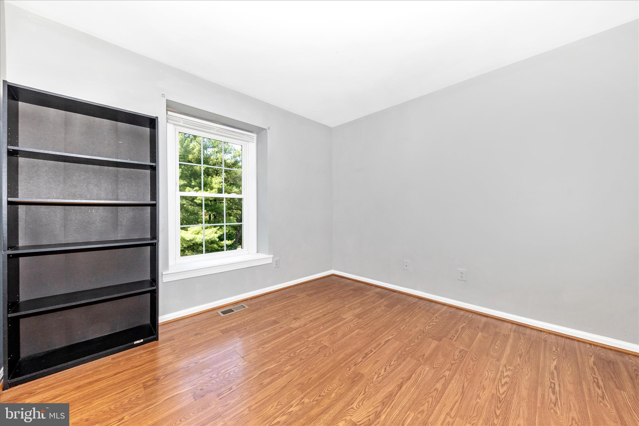 WOODLAND HILLS - Residential
