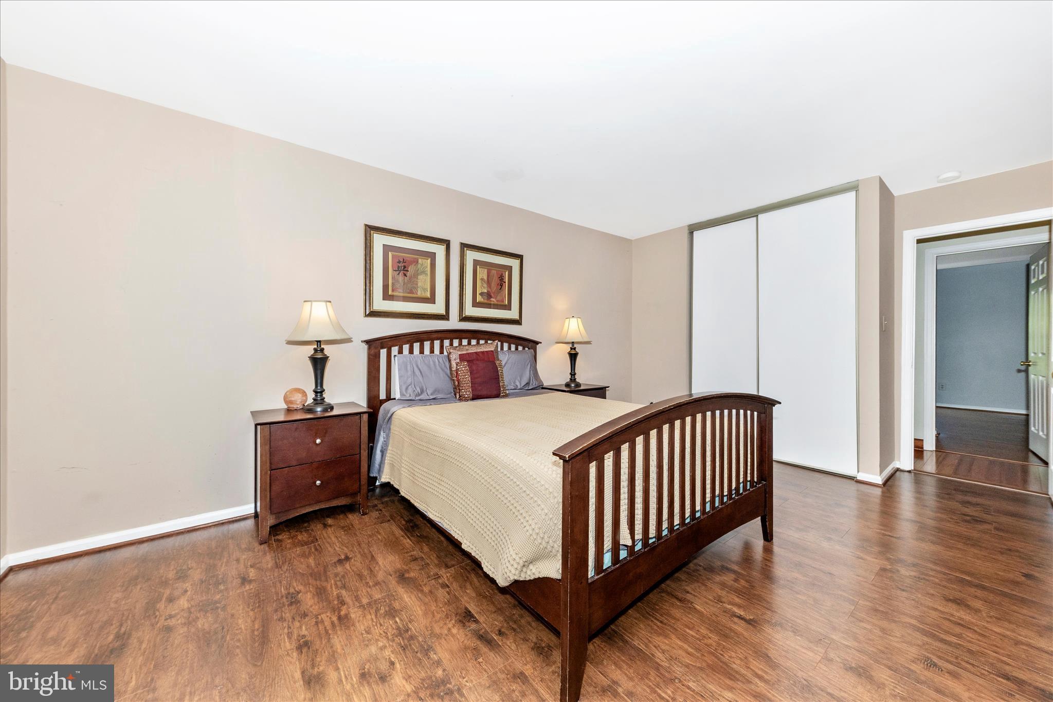 WOODLAND HILLS - Residential