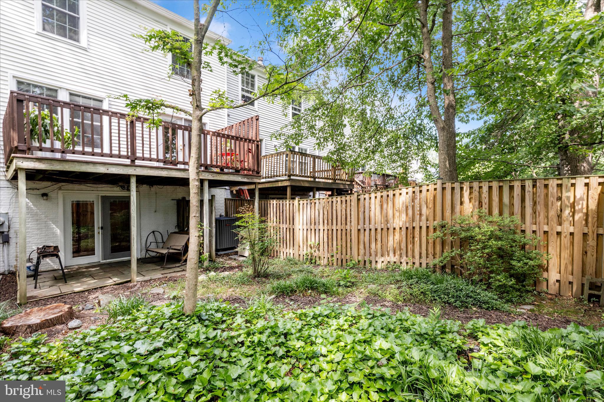 WOODLAND HILLS - Residential