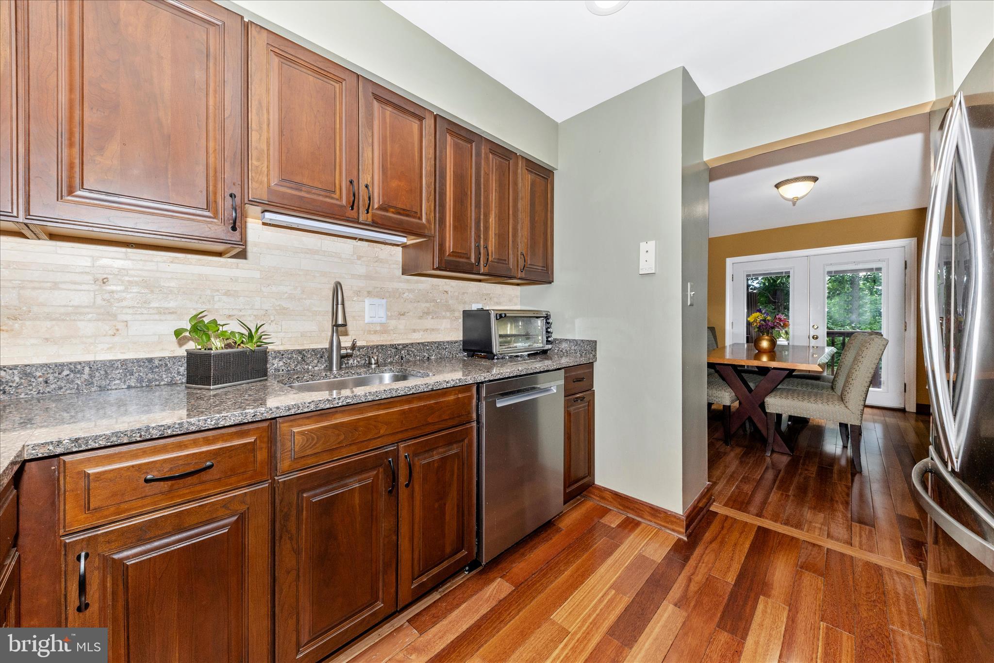 WOODLAND HILLS - Residential