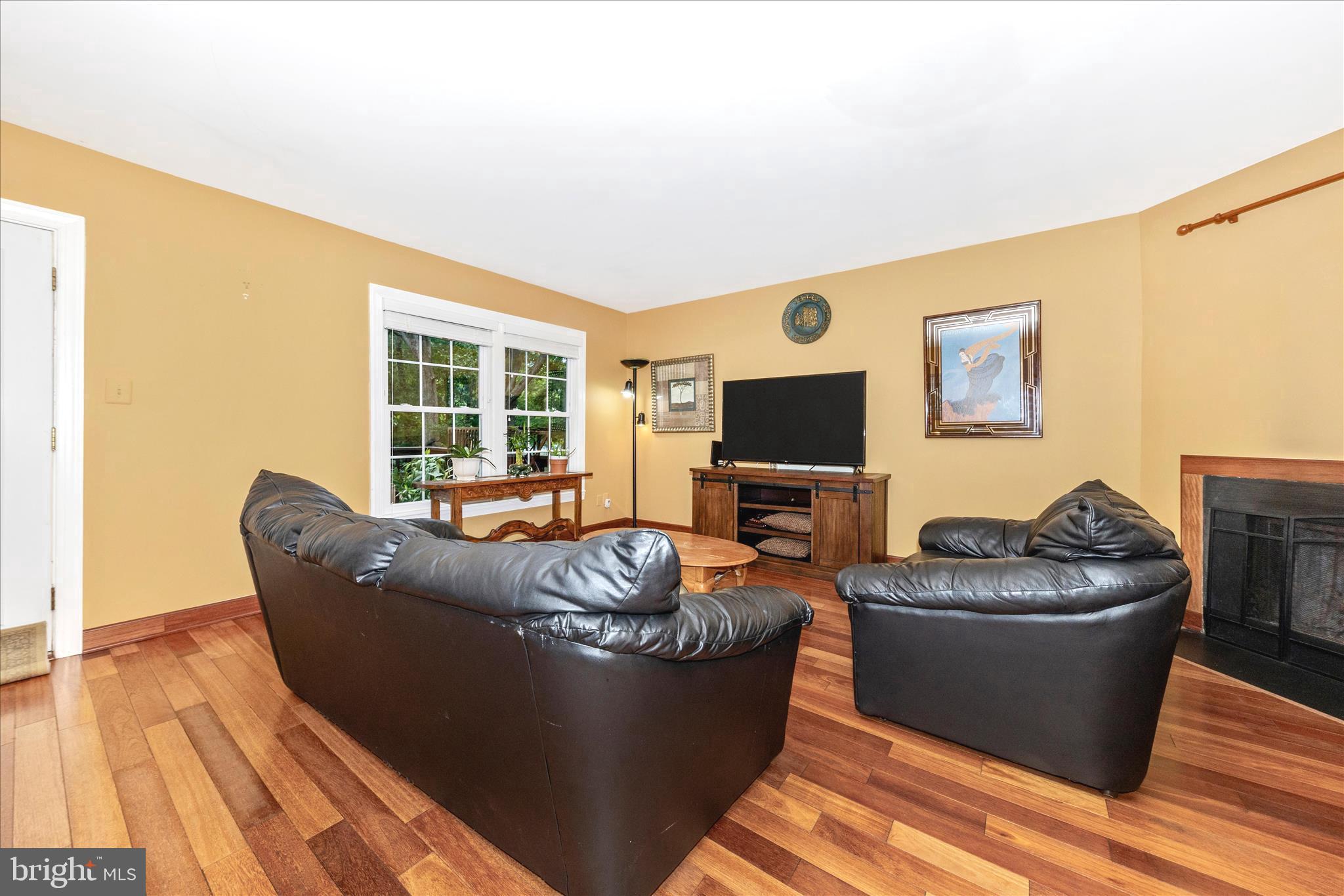 WOODLAND HILLS - Residential