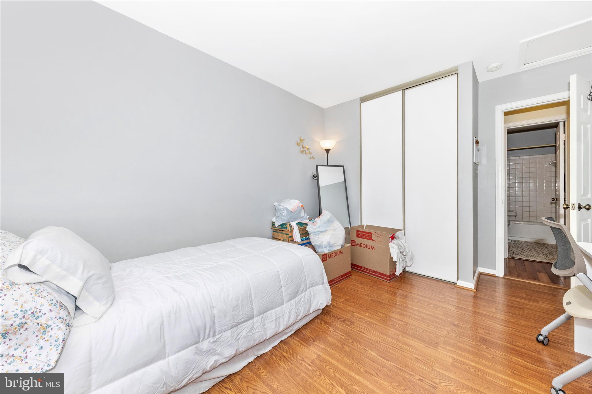 WOODLAND HILLS - Residential