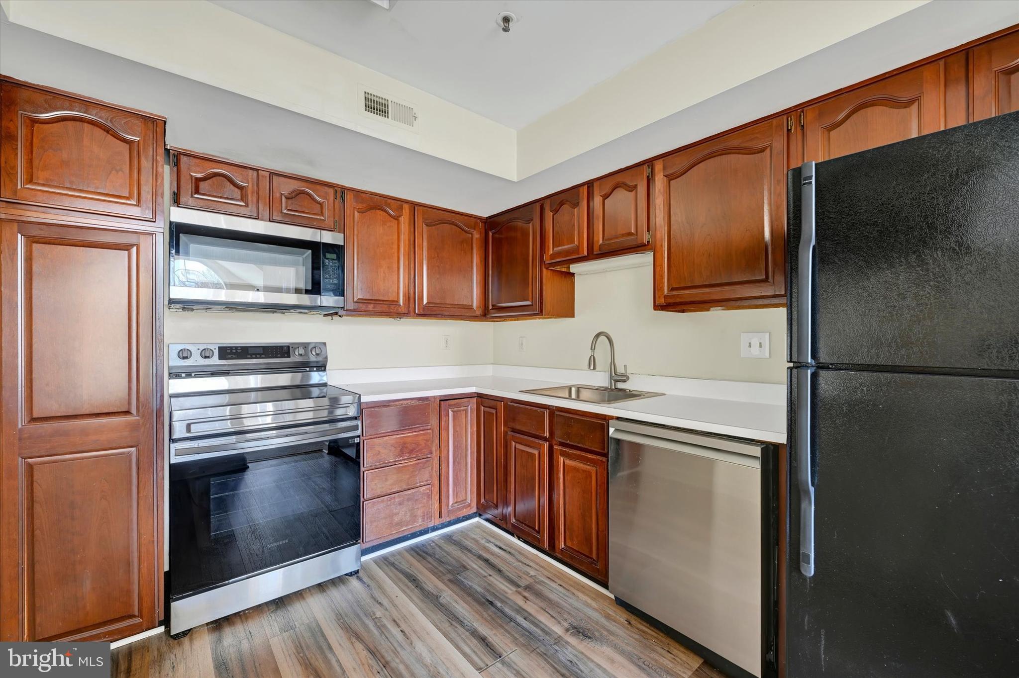 BRENTWOOD PARK - Residential