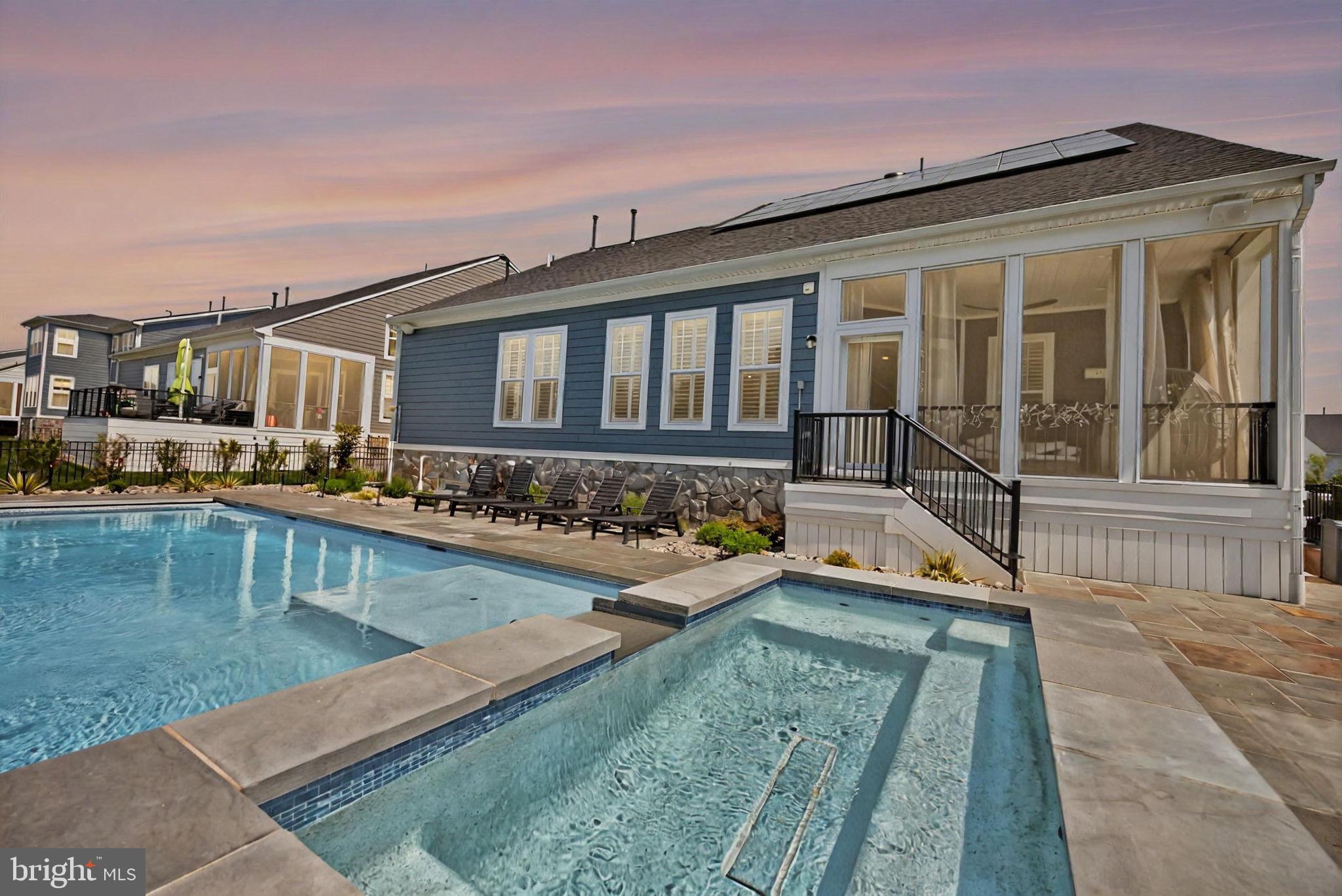 MEADOWBROOK - Residential