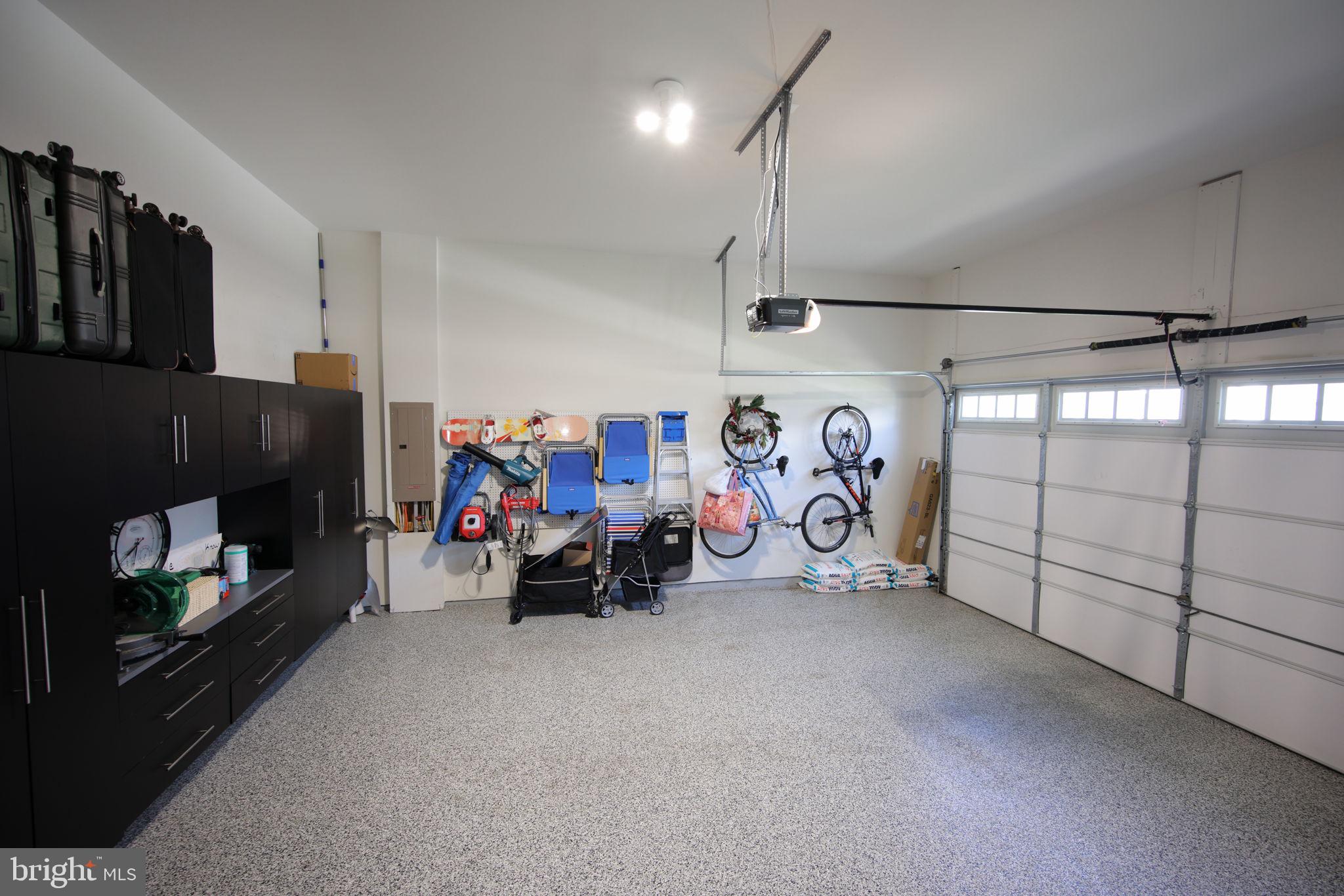 MEADOWBROOK - Residential