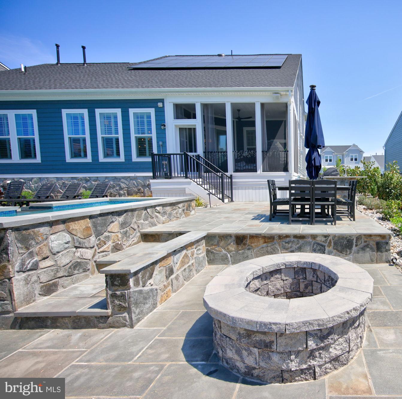 MEADOWBROOK - Residential