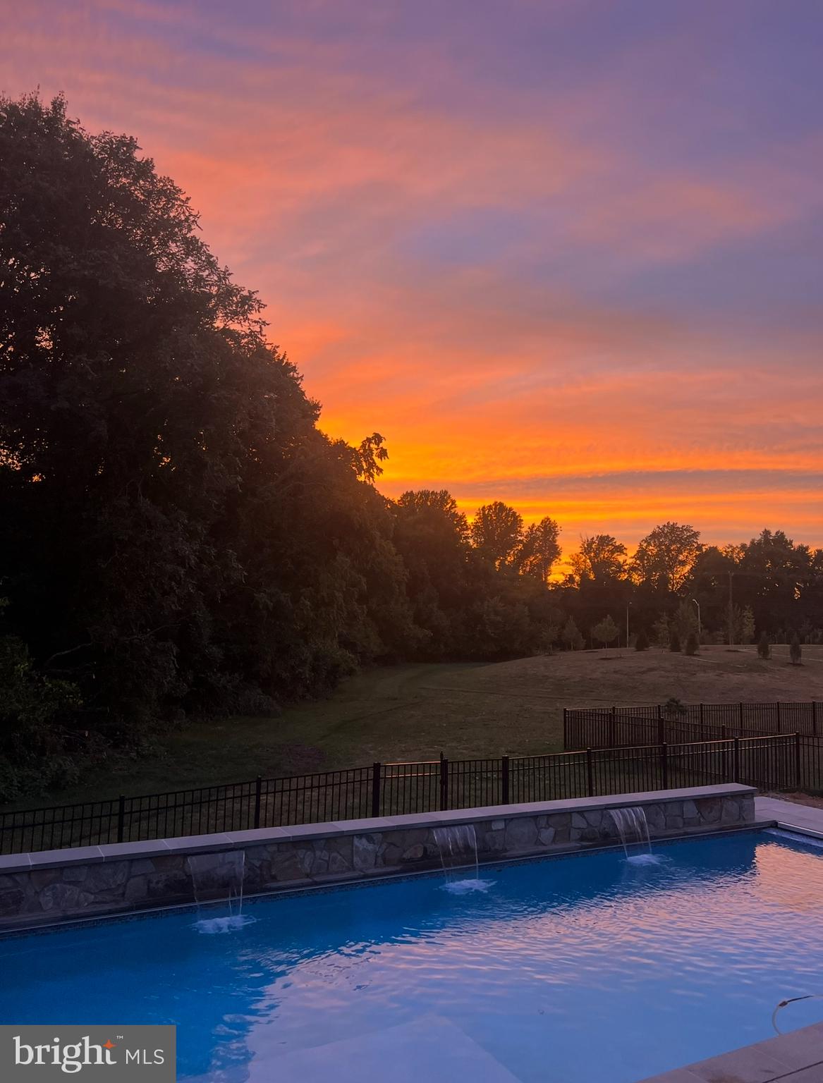 MEADOWBROOK - Residential