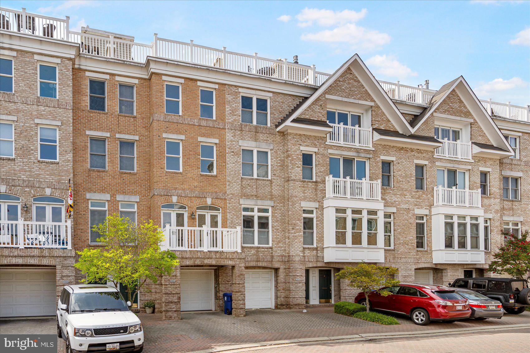 Live as though you are on vacation everyday! Enjoy a resort like vibe in this beautiful townhome located in the exclusive Harborview community. Enjoy the many amenities such as fitness center, pool, and onsite restaurants. Home is in pristine condition with new paint, kitchen and bath updates, new carpet, refinished wood floors and more! Top floor offers party room with bar opening to expansive roof deck with water views! A great find for those wanting convenience, space, and amenities! Waterview from all levels!