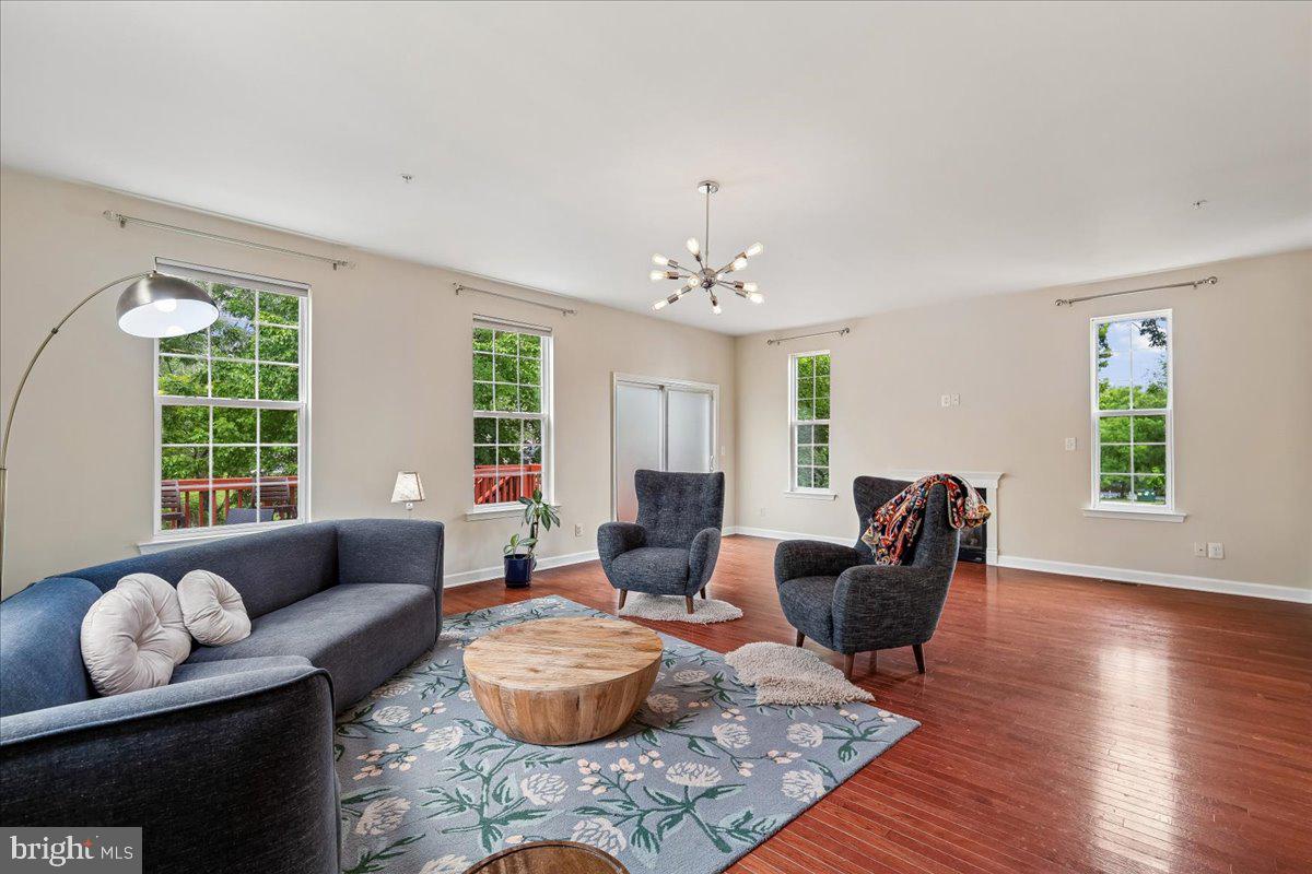 BRENTWOOD - Residential