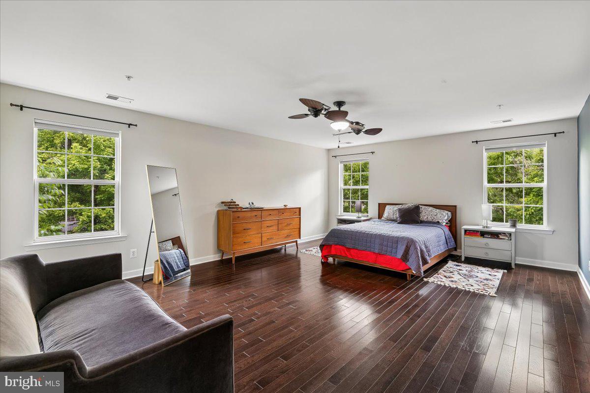BRENTWOOD - Residential