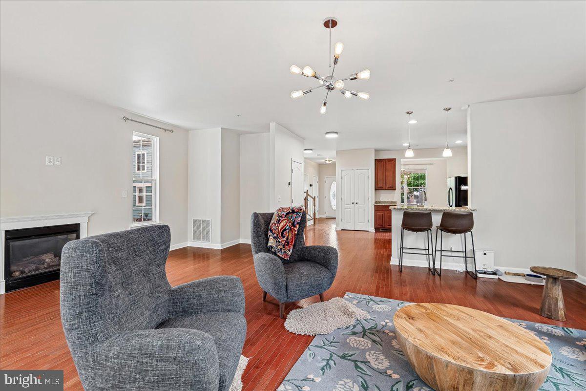 BRENTWOOD - Residential