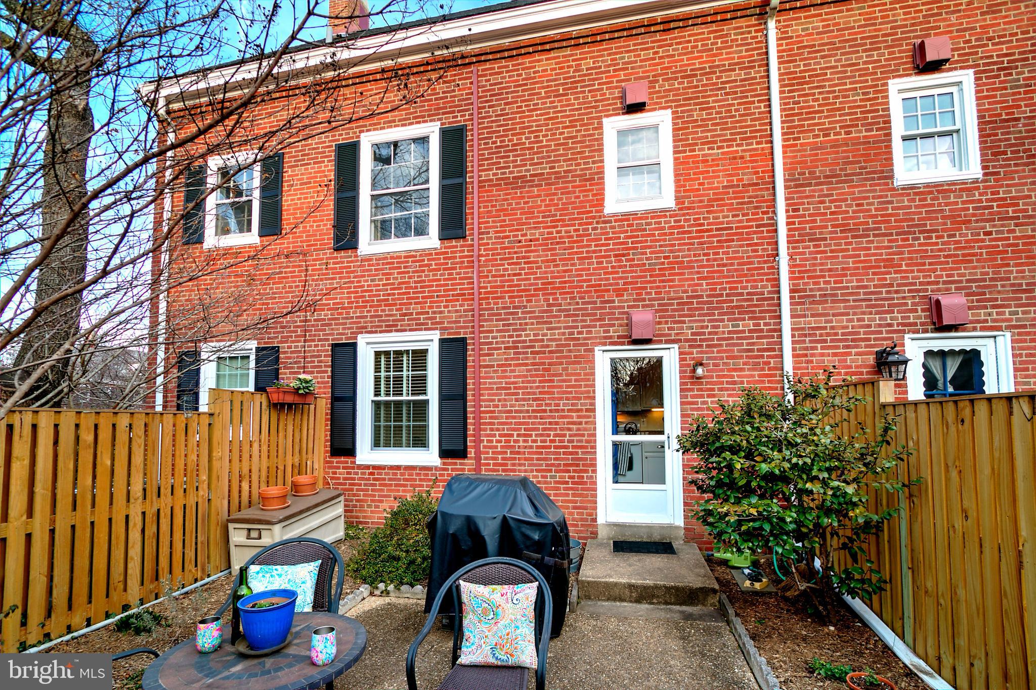FAIRLINGTON MEADOWS - Residential Lease