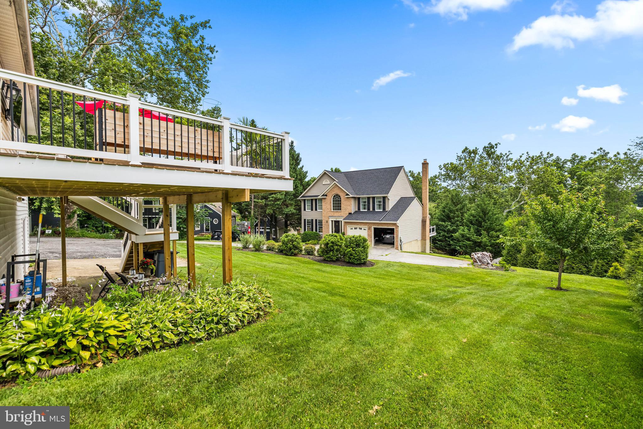 VILLAGE GREEN - Residential