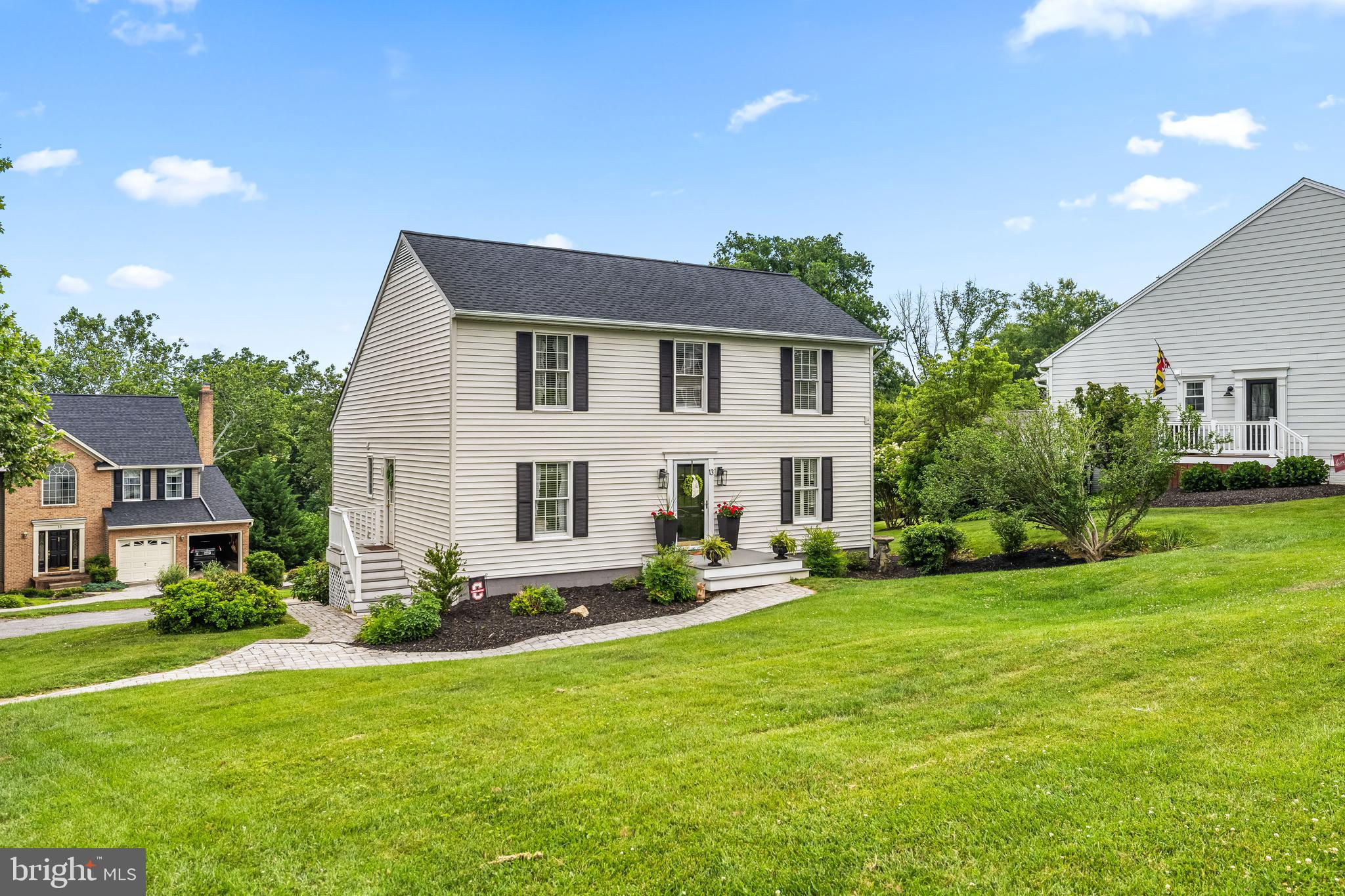 VILLAGE GREEN - Residential