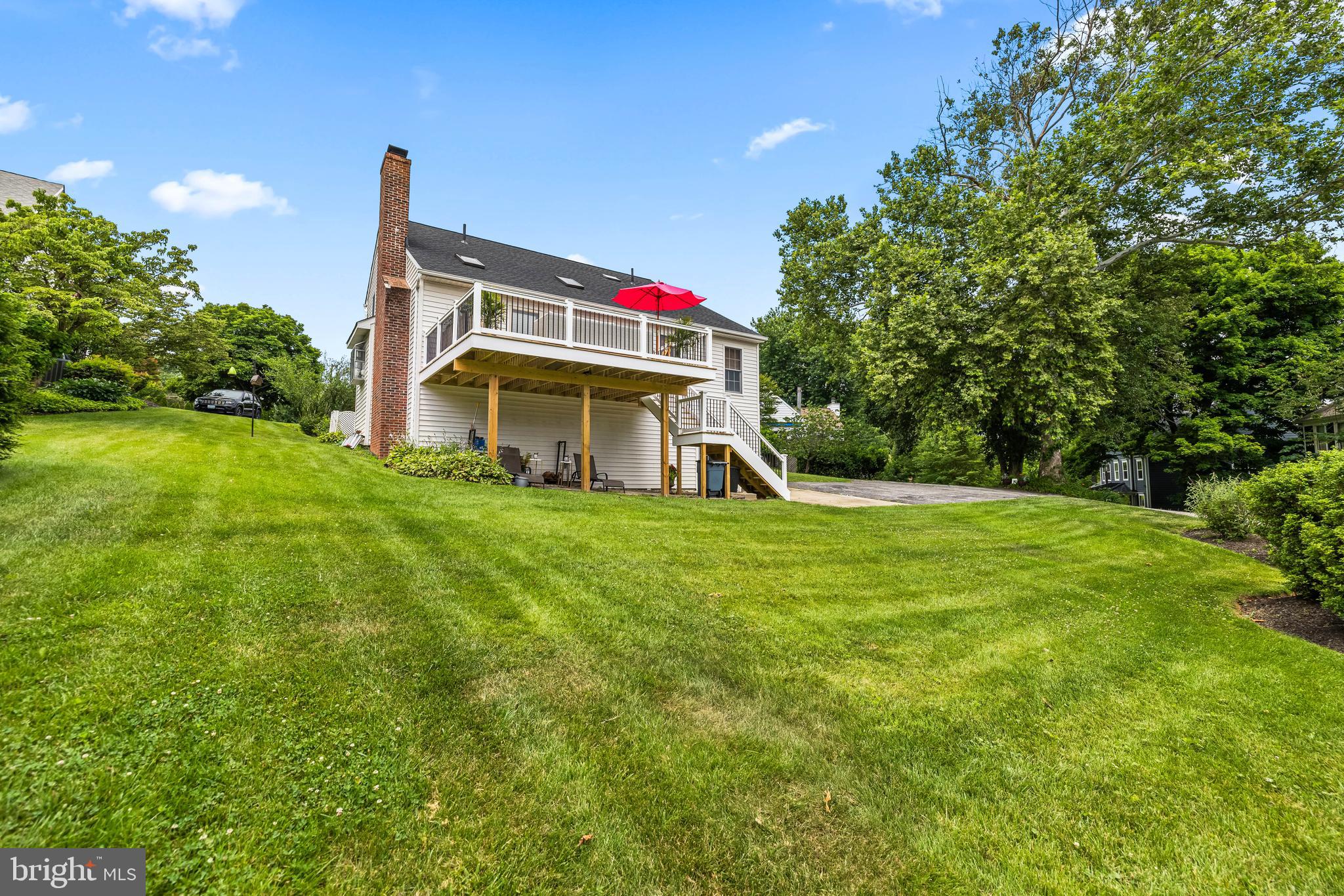 VILLAGE GREEN - Residential